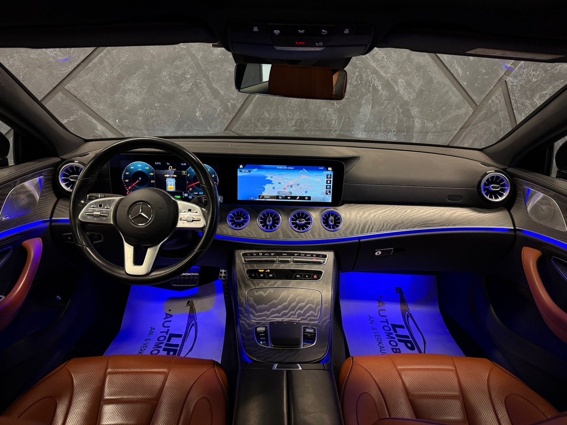 MERCEDES-BENZ CLS 450 4Matic AMG Line 9G-Tronic-image-8