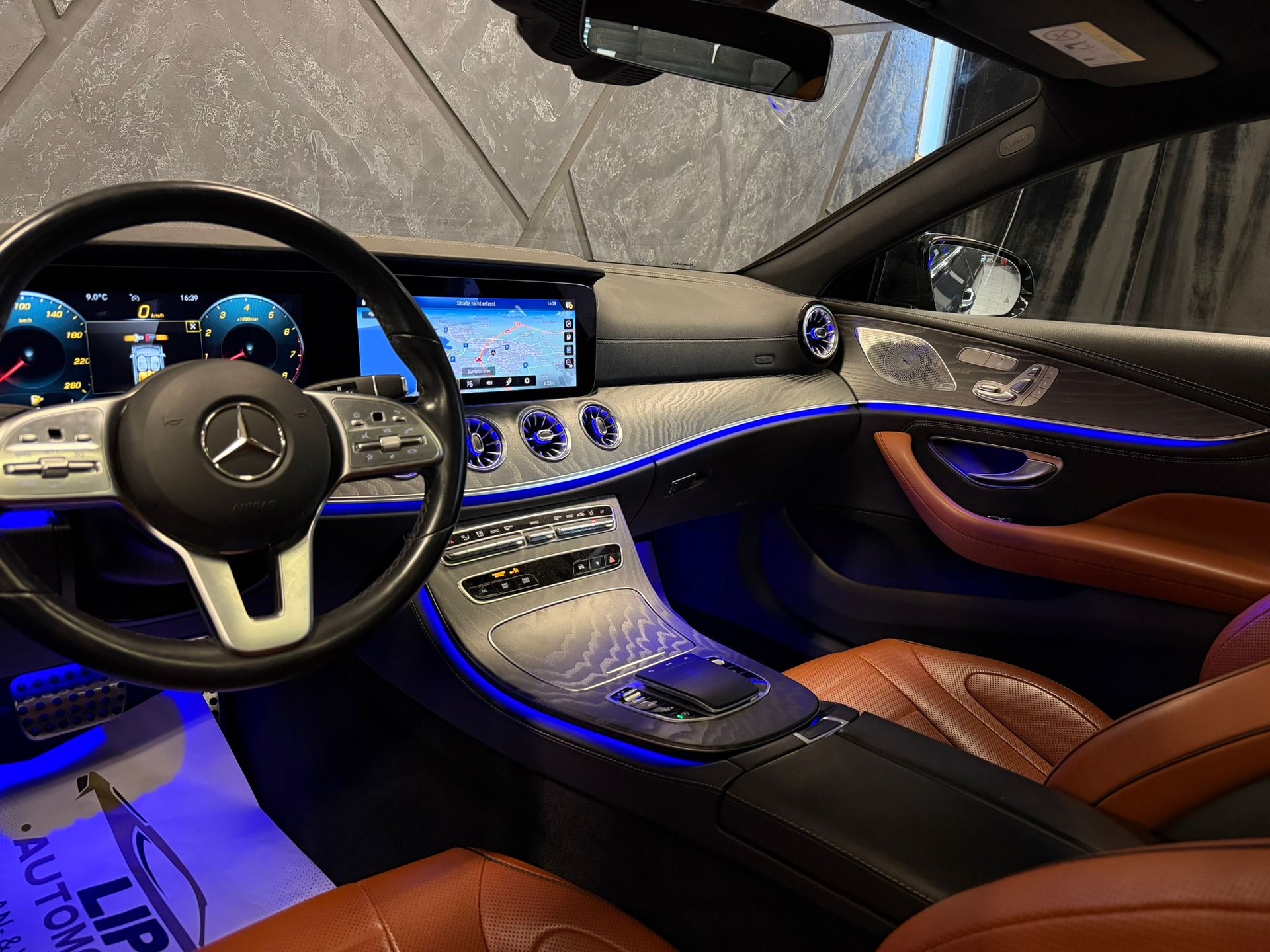 MERCEDES-BENZ CLS 450 4Matic AMG Line 9G-Tronic-image-9