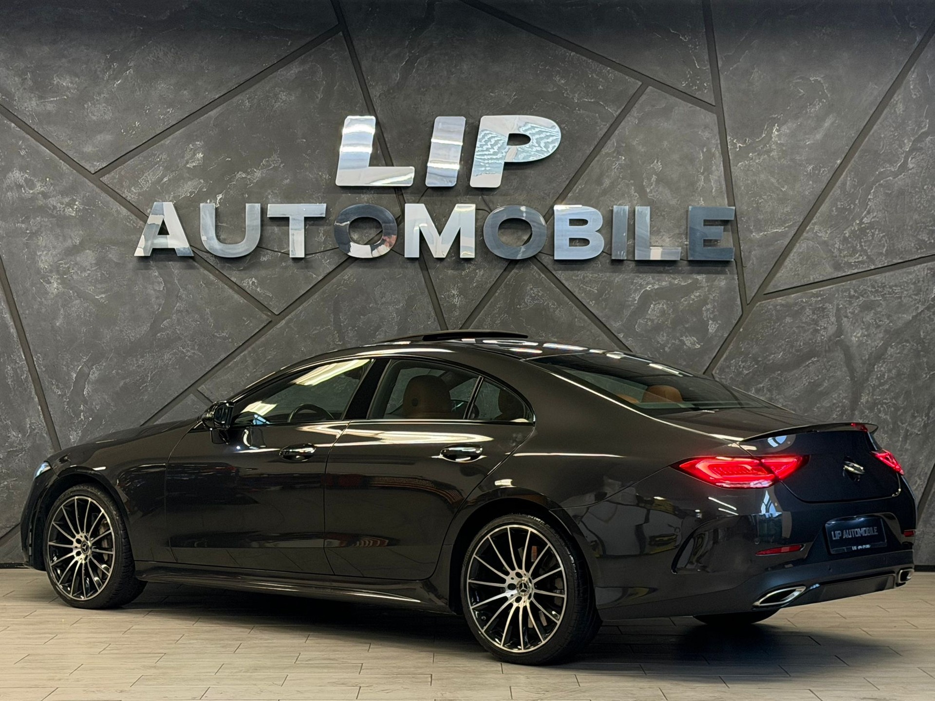 MERCEDES-BENZ CLS 450 4Matic AMG Line 9G-Tronic-image-7