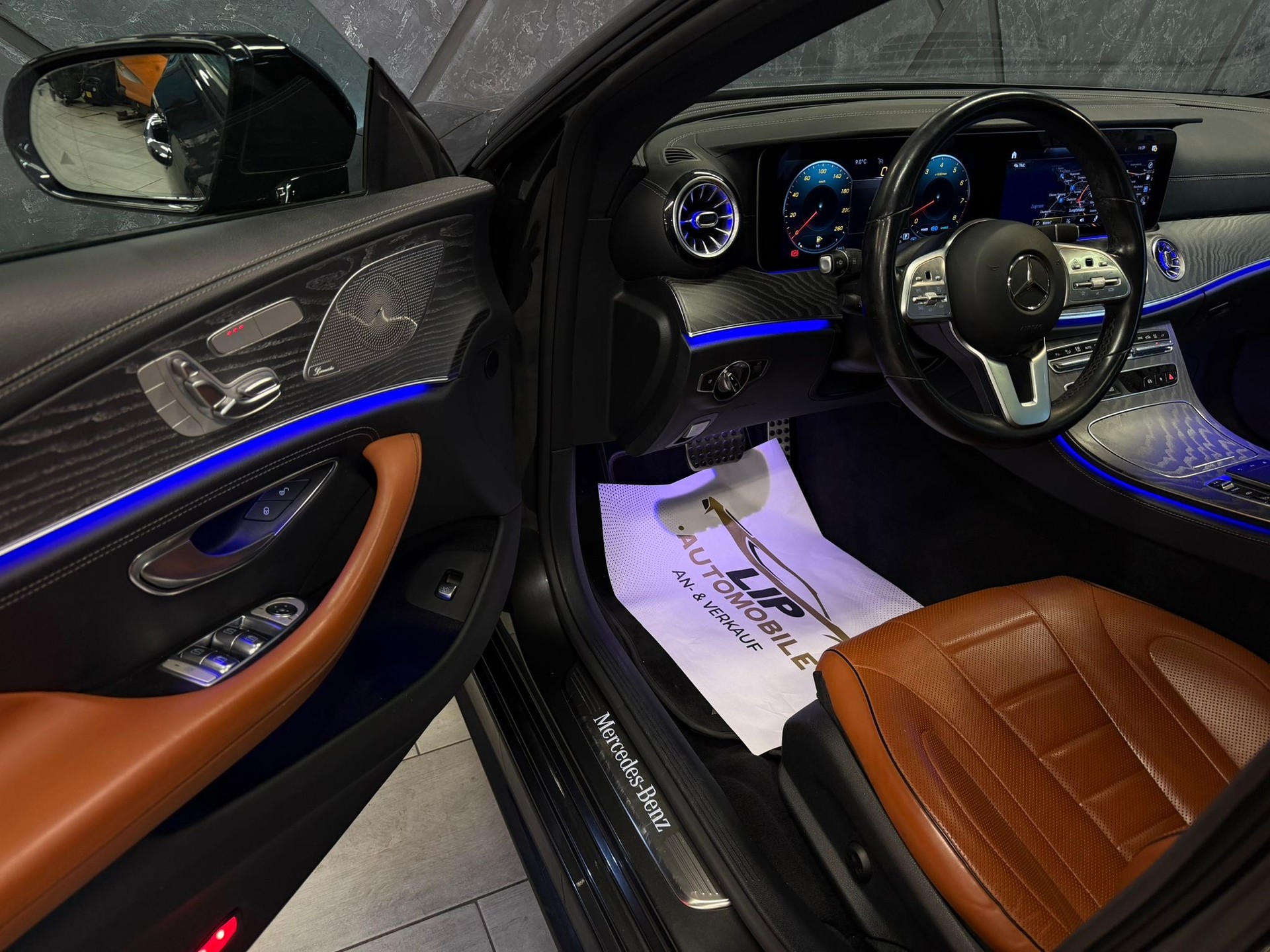 MERCEDES-BENZ CLS 450 4Matic AMG Line 9G-Tronic-image-10