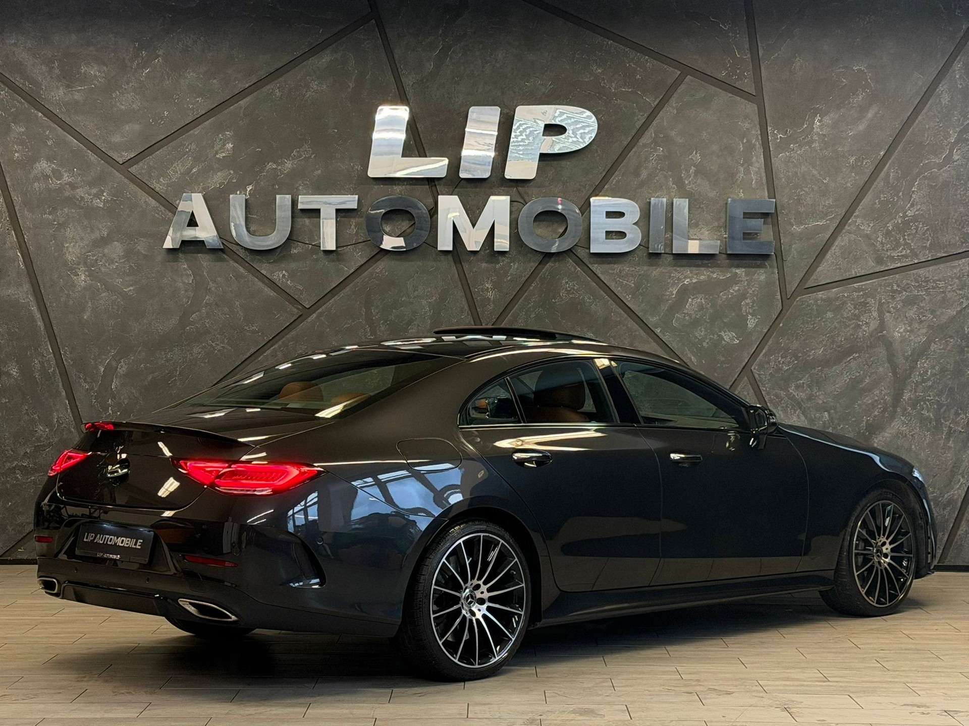 MERCEDES-BENZ CLS 450 4Matic AMG Line 9G-Tronic-image-5