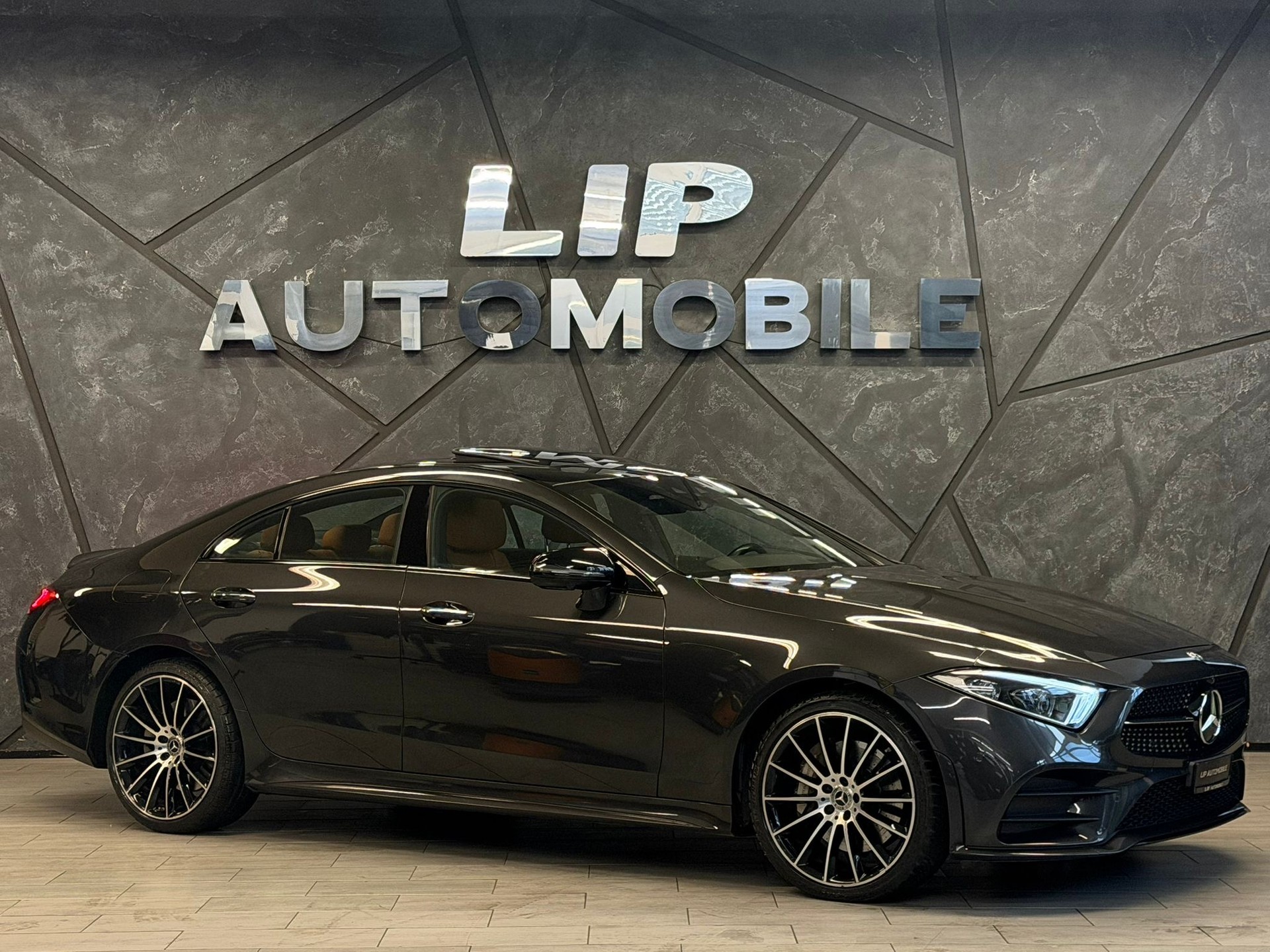 MERCEDES-BENZ CLS 450 4Matic AMG Line 9G-Tronic-showroom-element-2