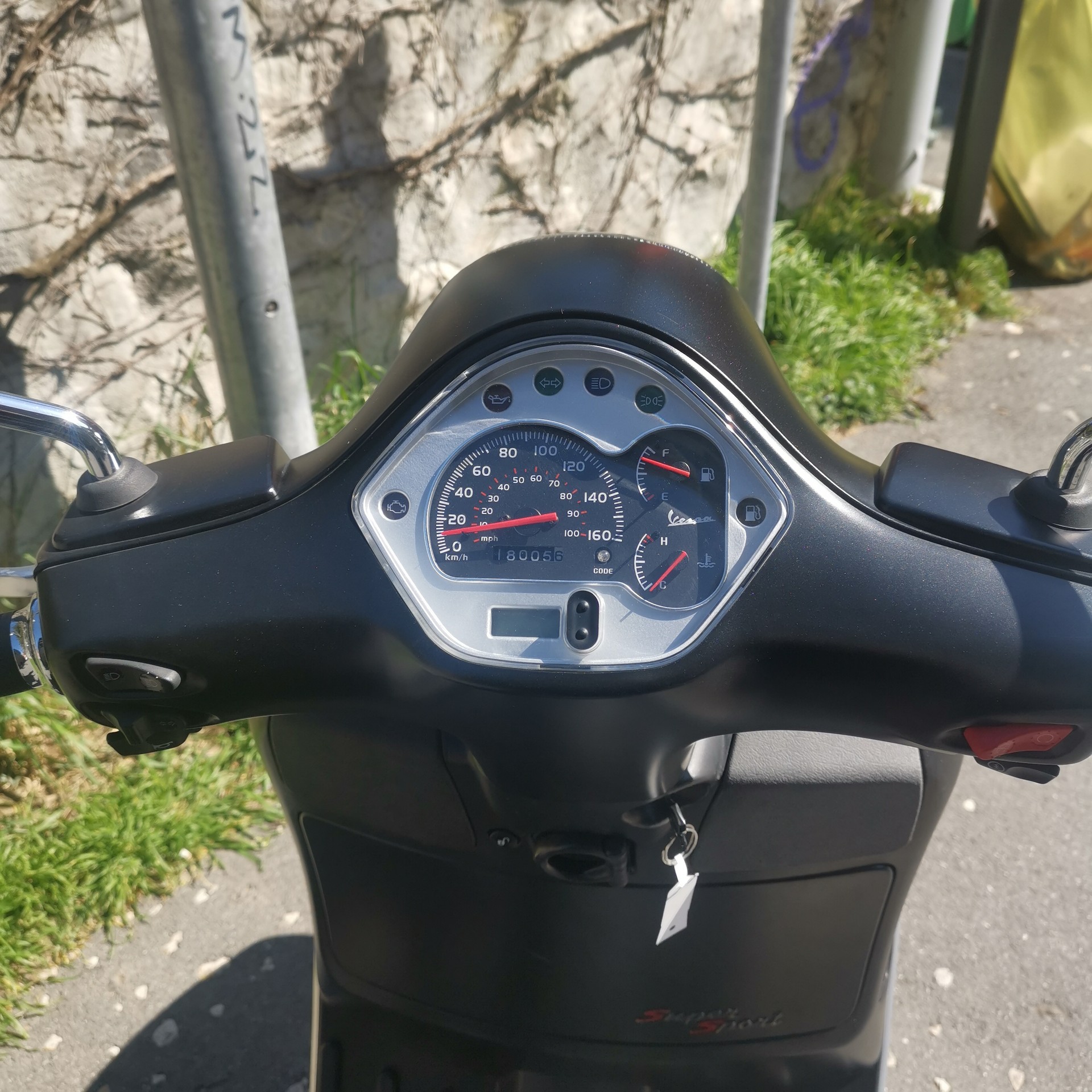 PIAGGIO Vespa GTS Super 300 i.e Sport-image-1