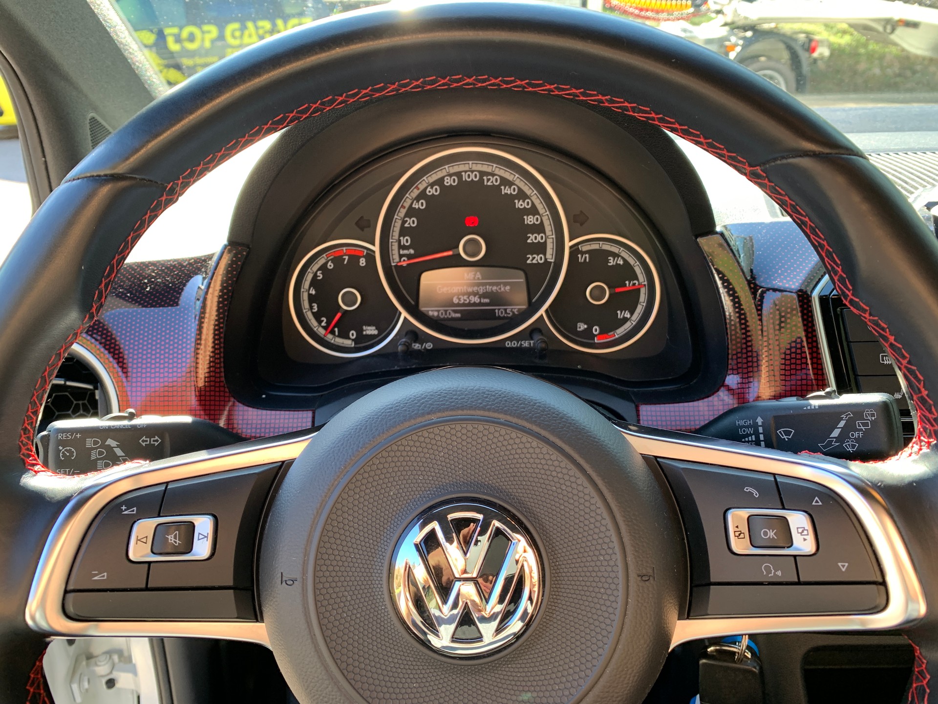 VW Up 1.0 TSI GTI-image-11