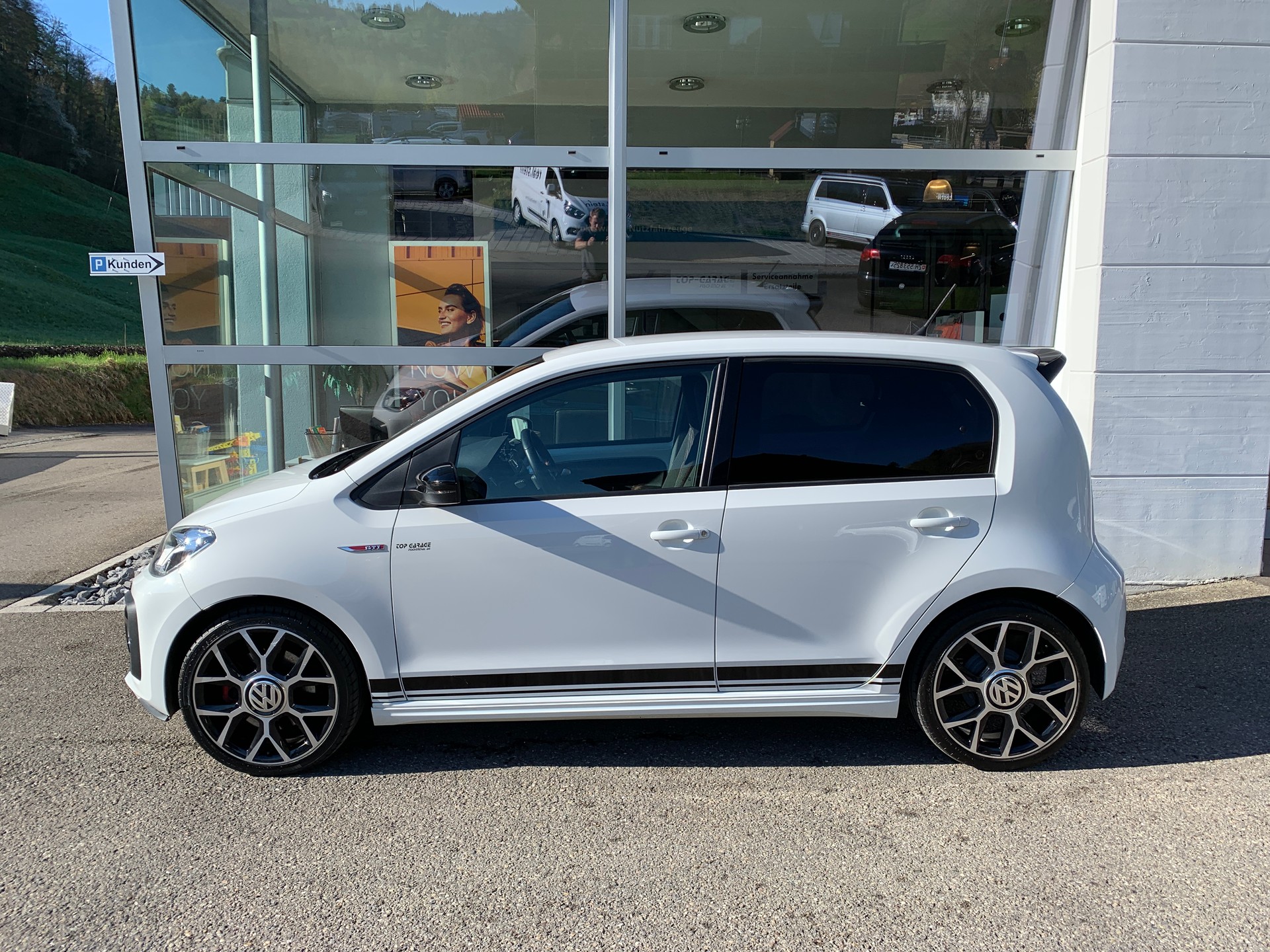 VW Up 1.0 TSI GTI-showroom-element-3