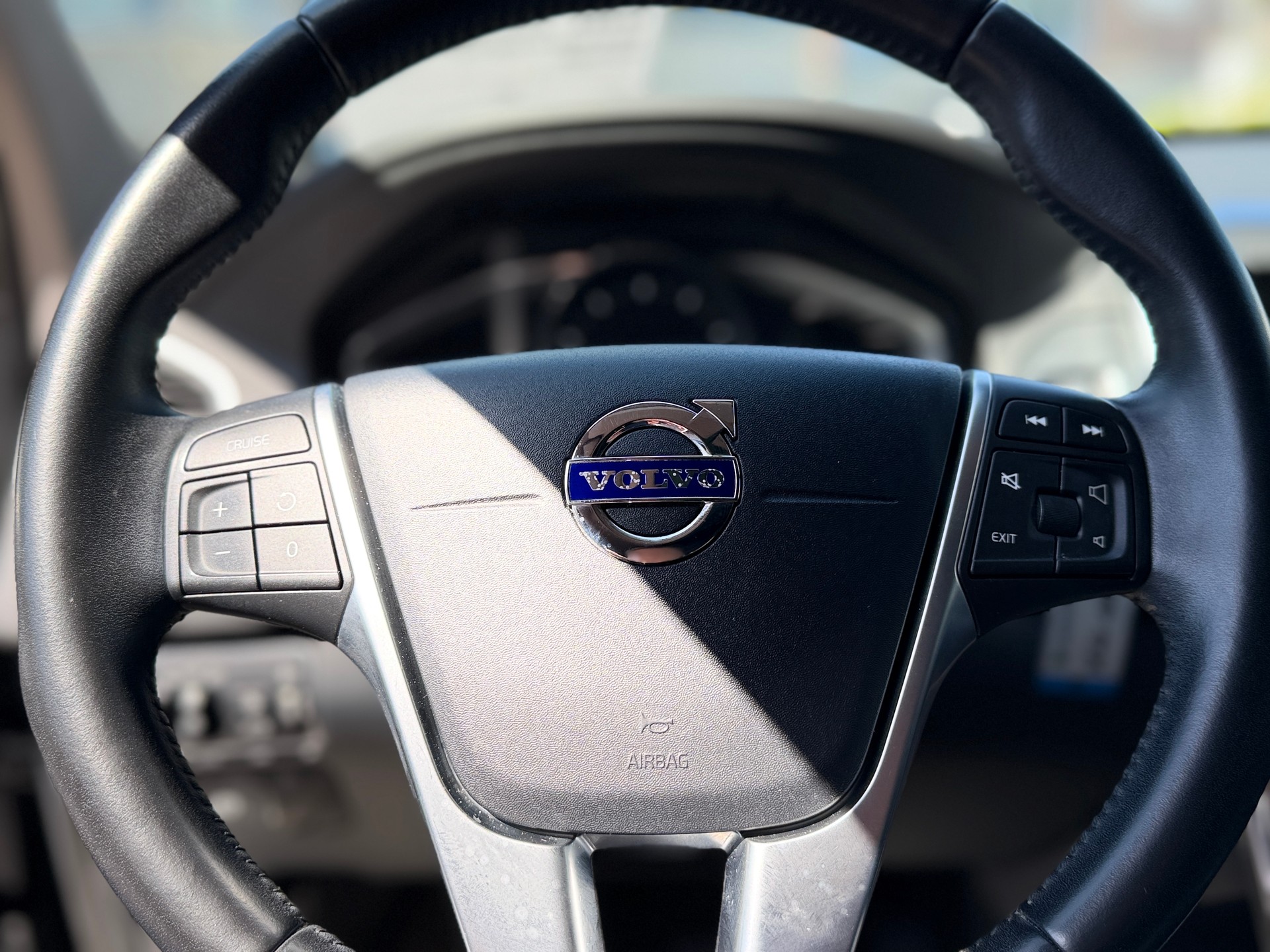 VOLVO XC60 2.0 T5 Summum AWD S/S-image-17