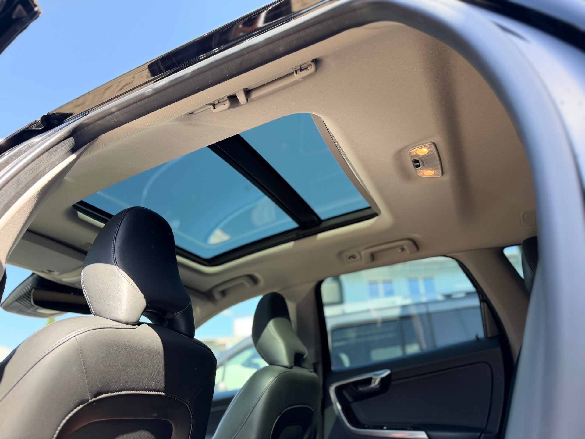 VOLVO XC60 2.0 T5 Summum AWD S/S-image-14