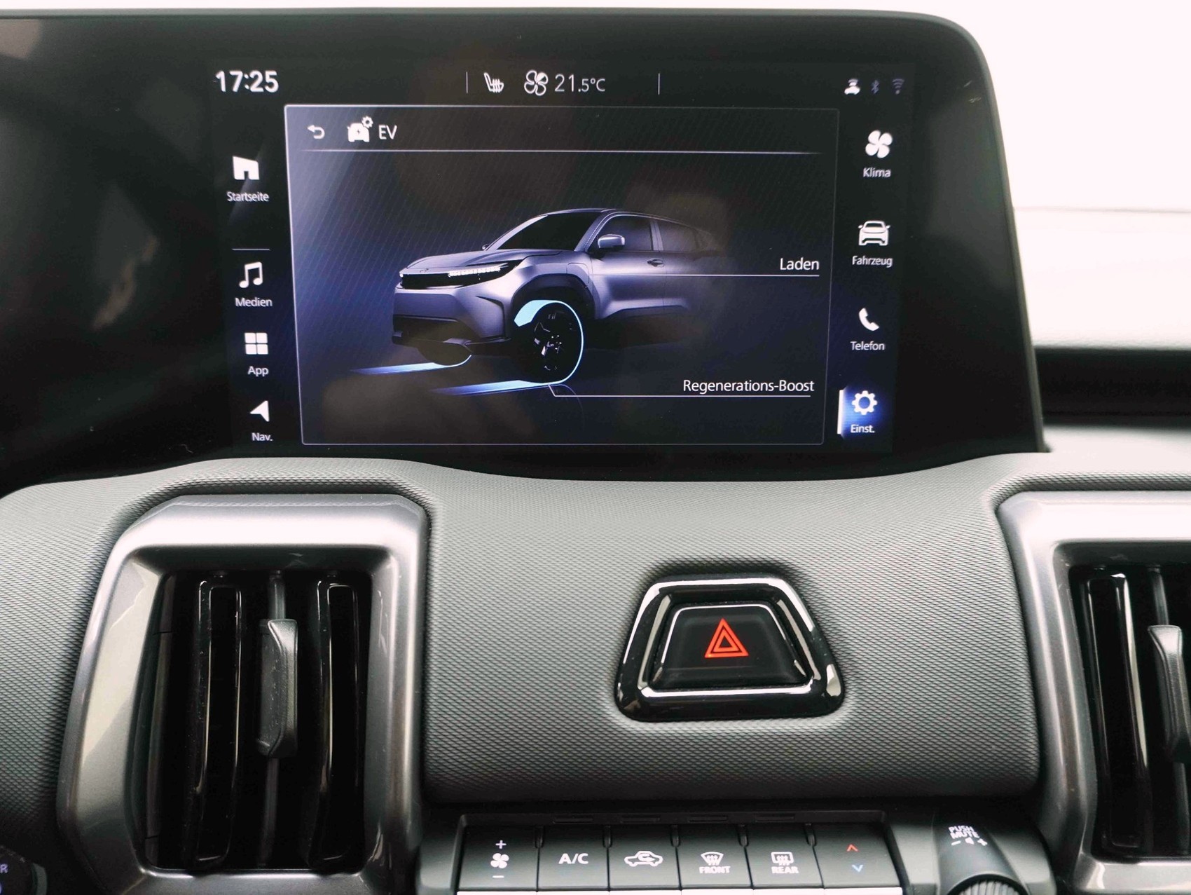 TOYOTA Urban Cruiser Premium AWD inkl. Panoramadach đ-image-15