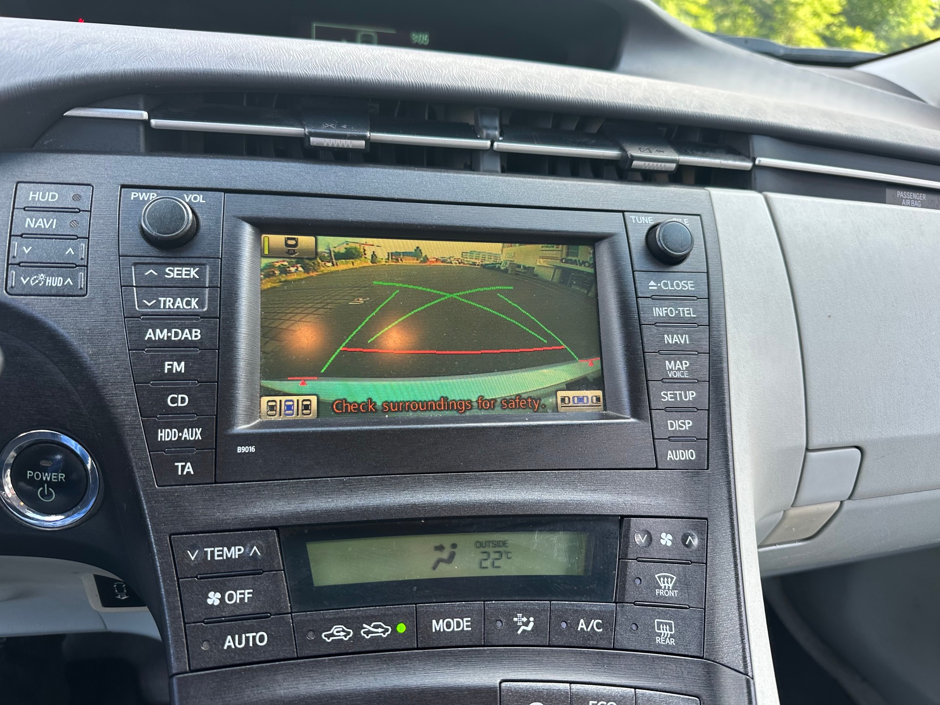 TOYOTA Prius 1.8 16V HSD Sol Premium-image-8