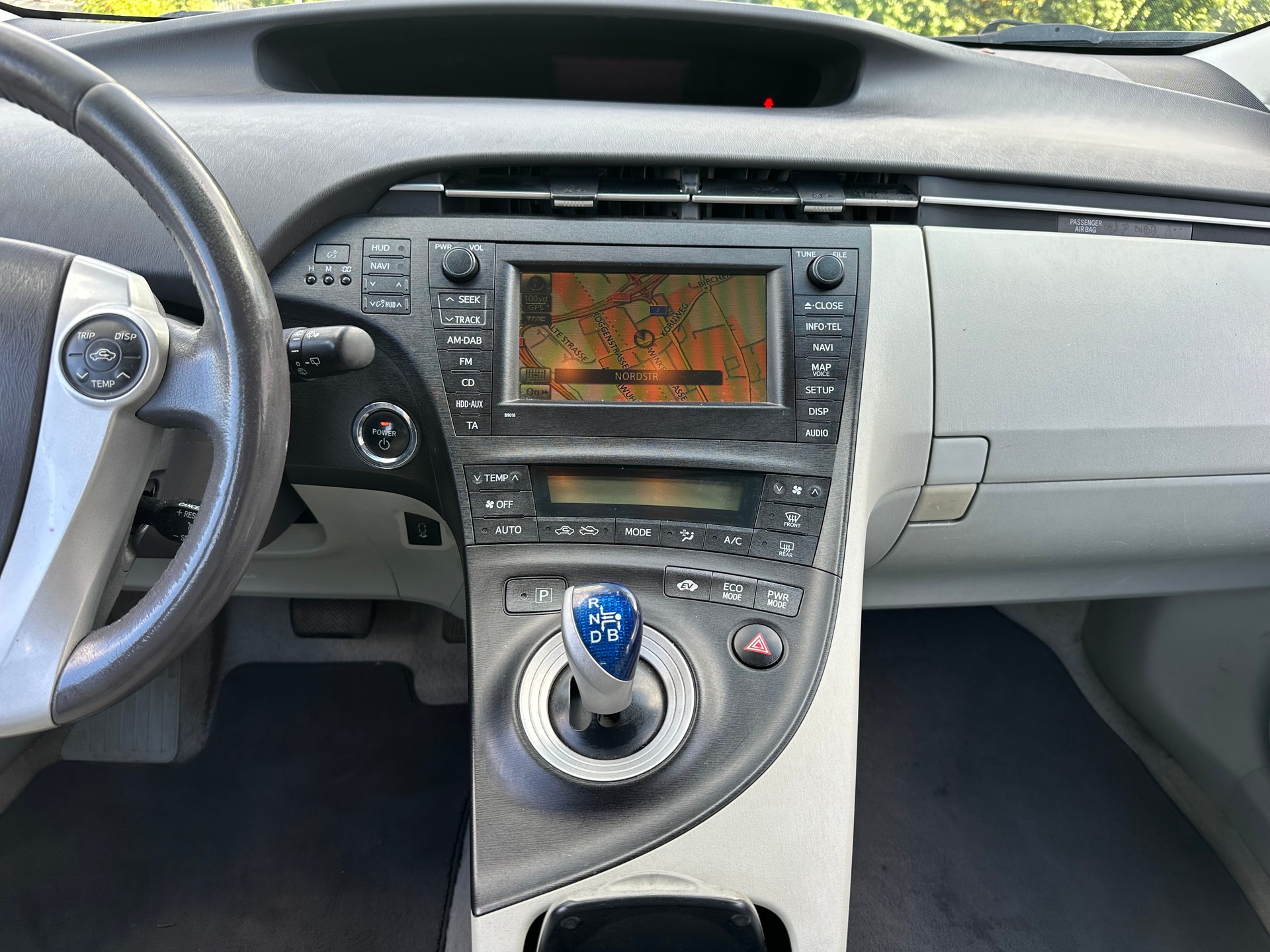 TOYOTA Prius 1.8 16V HSD Sol Premium-image-7
