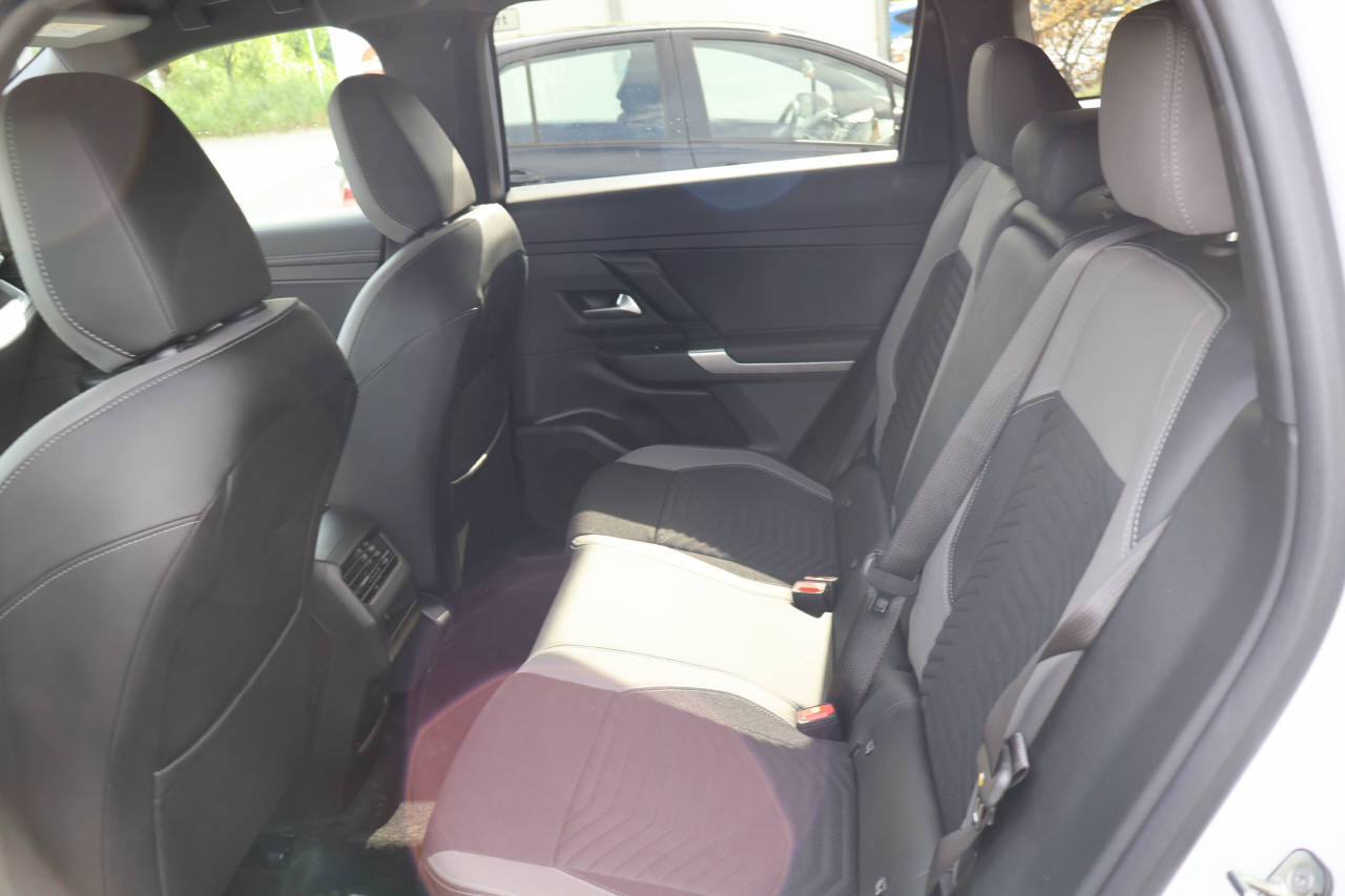 JEEP Compass 1.2 MHEV First Edition-image-15