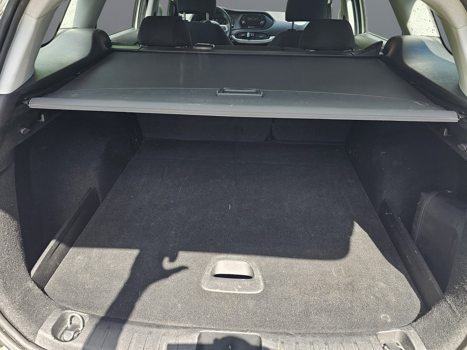FIAT Tipo 1.4T Station Wagon Street-image-12