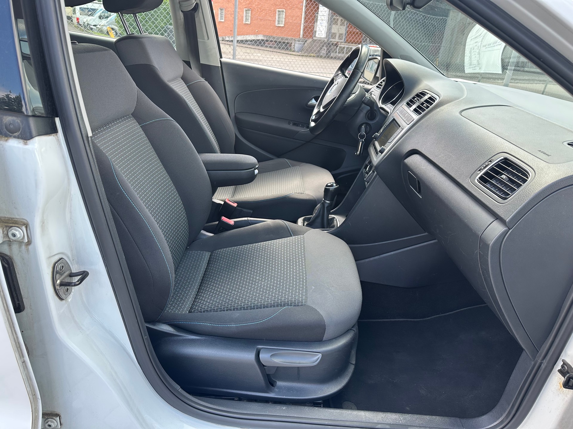 VW Polo 1.0 TSI BMT Trendline-image-9