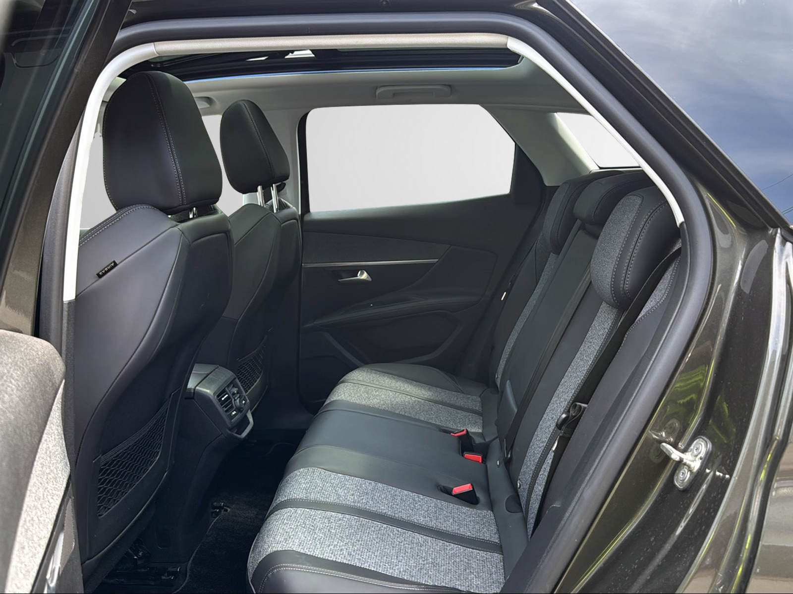 PEUGEOT 3008 1.6 THP GT Line EAT-image-21