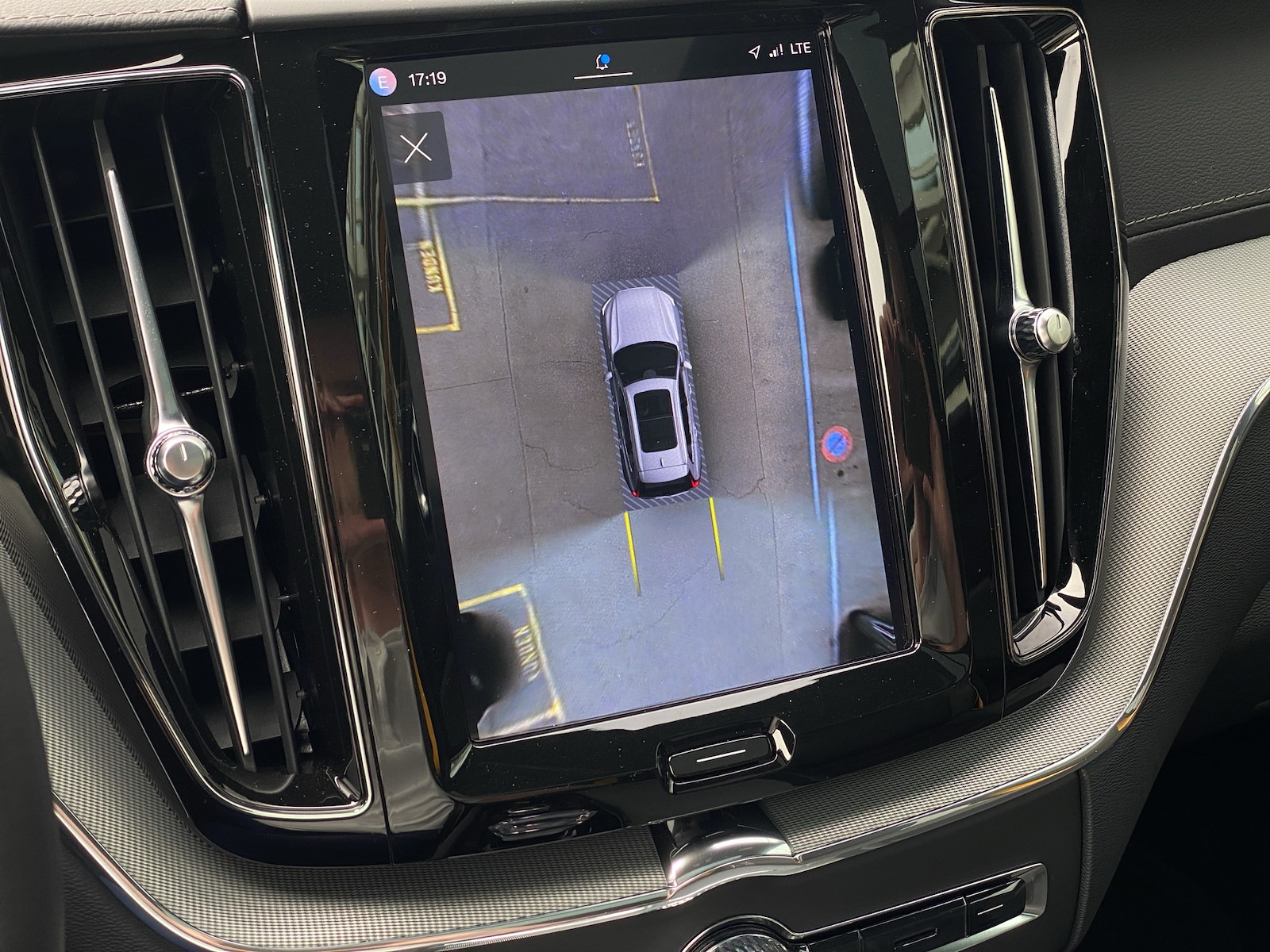 VOLVO XC60 2.0 T8 TE Polestar eAWD-image-13