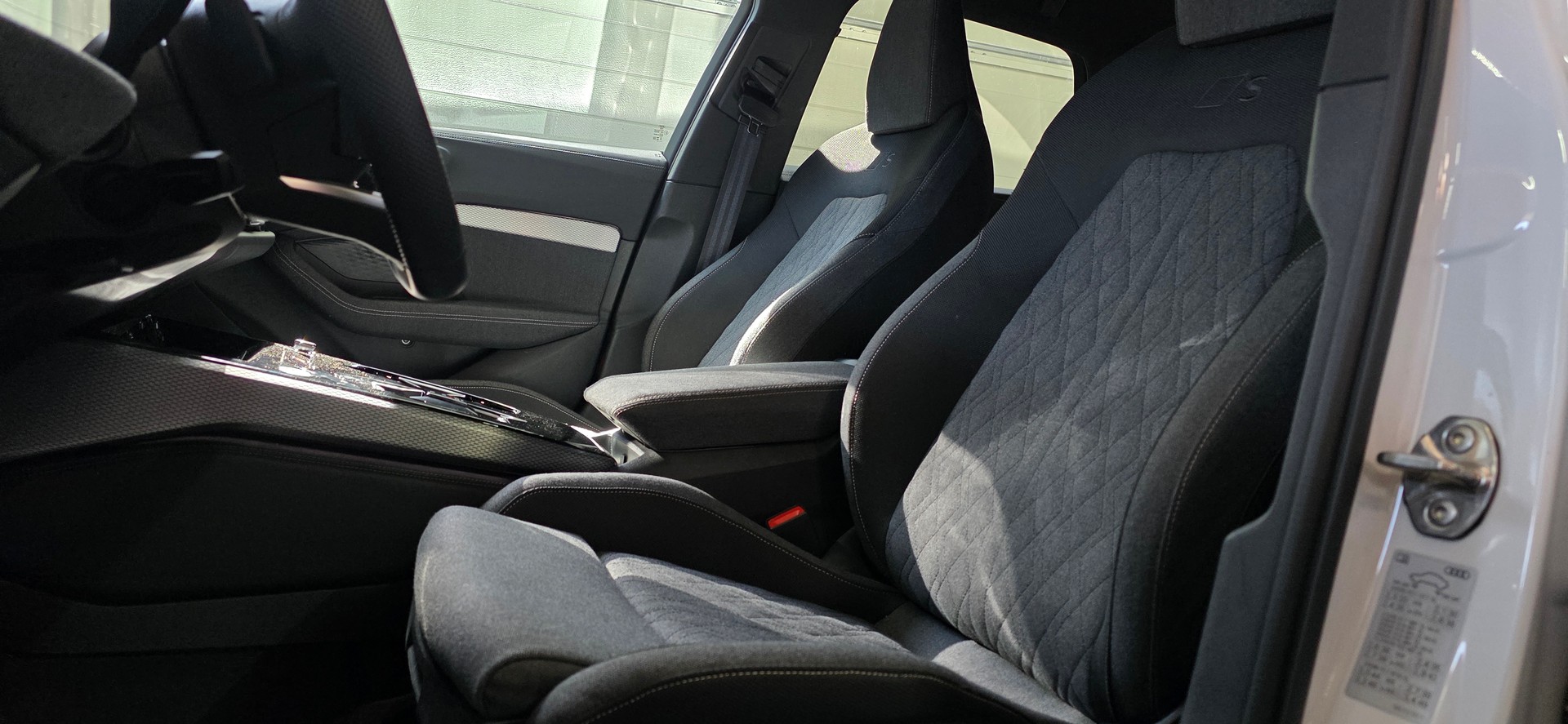 AUDI A5 Avant TFSI S tronic S-LINE *Abstandsregler*LaneAssist*Sitzheizung*Ambientebeleuchtung*CarPlay/AndroidAuto*-image-9
