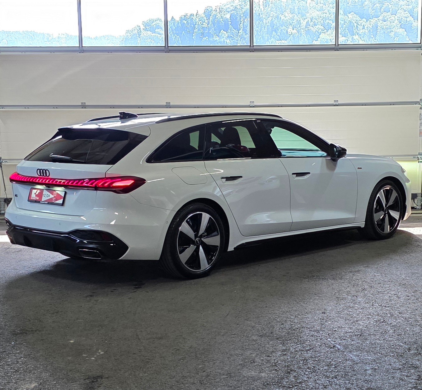 AUDI A5 Avant TFSI S tronic S-LINE *Abstandsregler*LaneAssist*Sitzheizung*Ambientebeleuchtung*CarPlay/AndroidAuto*-image-4