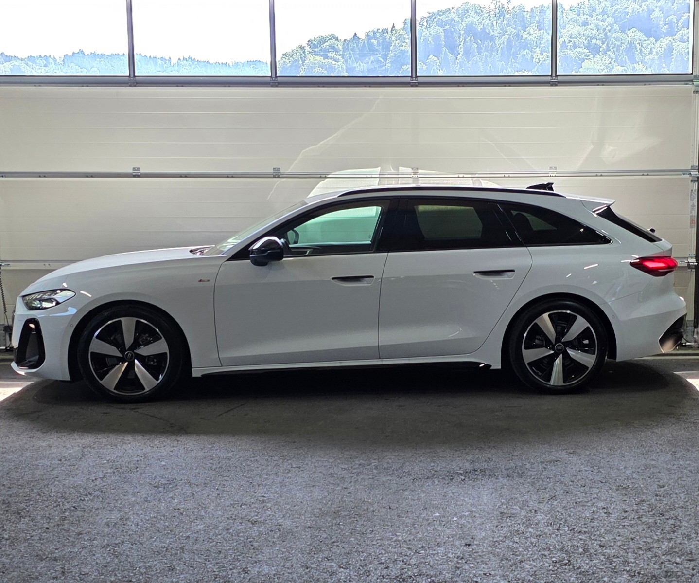 AUDI A5 Avant TFSI S tronic S-LINE *Abstandsregler*LaneAssist*Sitzheizung*Ambientebeleuchtung*CarPlay/AndroidAuto*-showroom-element-1