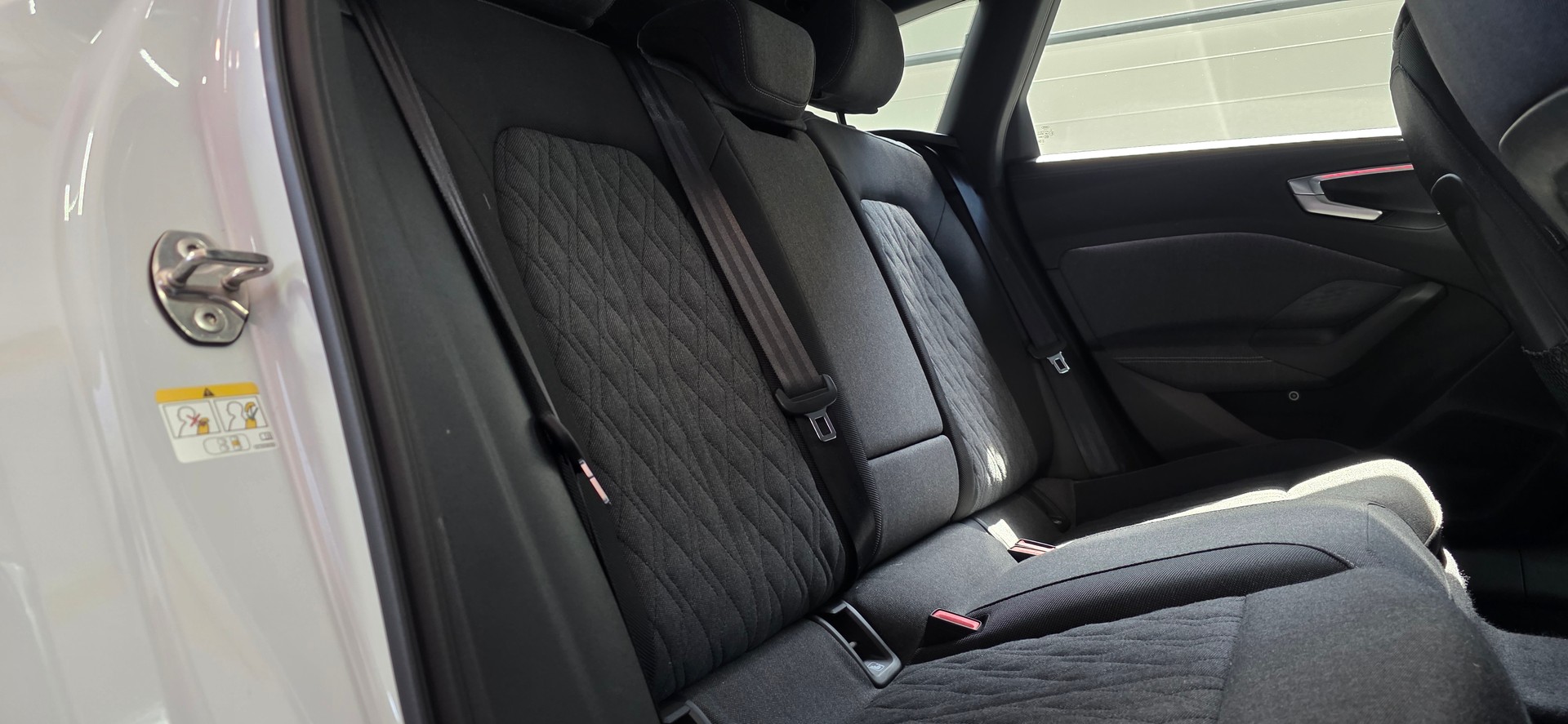 AUDI A5 Avant TFSI S tronic S-LINE *Abstandsregler*LaneAssist*Sitzheizung*Ambientebeleuchtung*CarPlay/AndroidAuto*-image-27