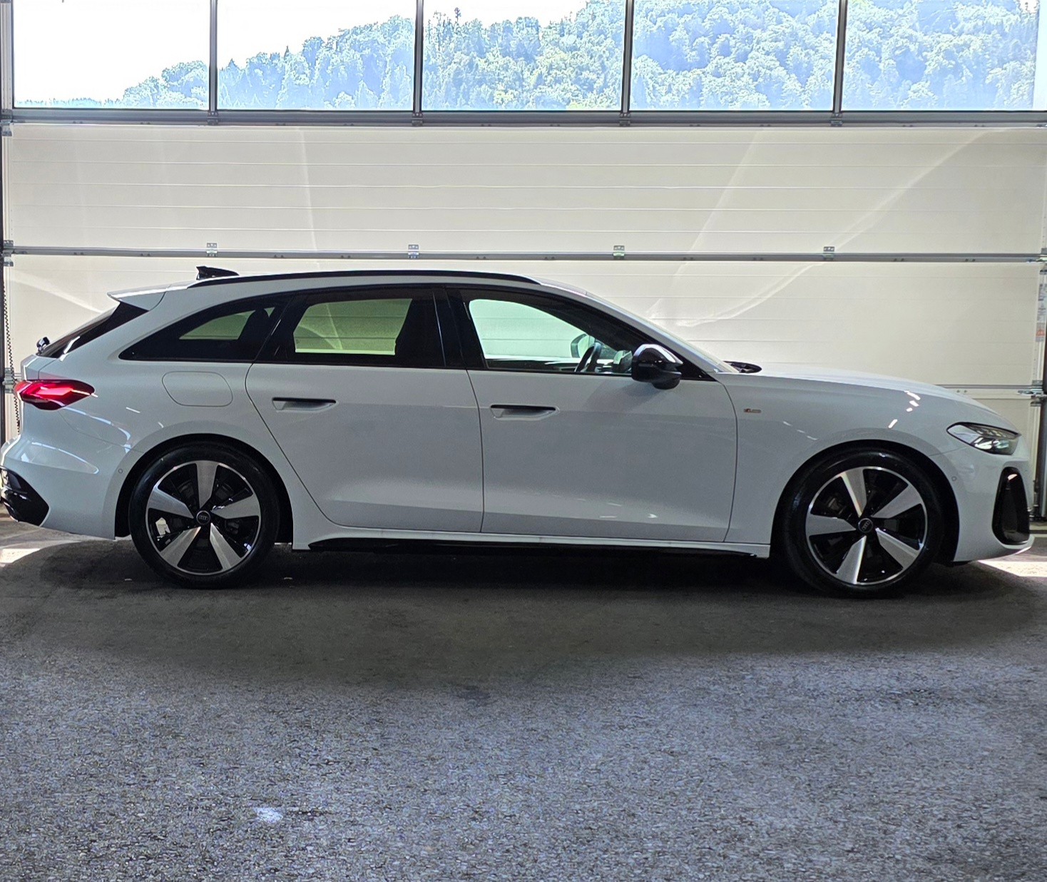 AUDI A5 Avant TFSI S tronic S-LINE *Abstandsregler*LaneAssist*Sitzheizung*Ambientebeleuchtung*CarPlay/AndroidAuto*-image-5