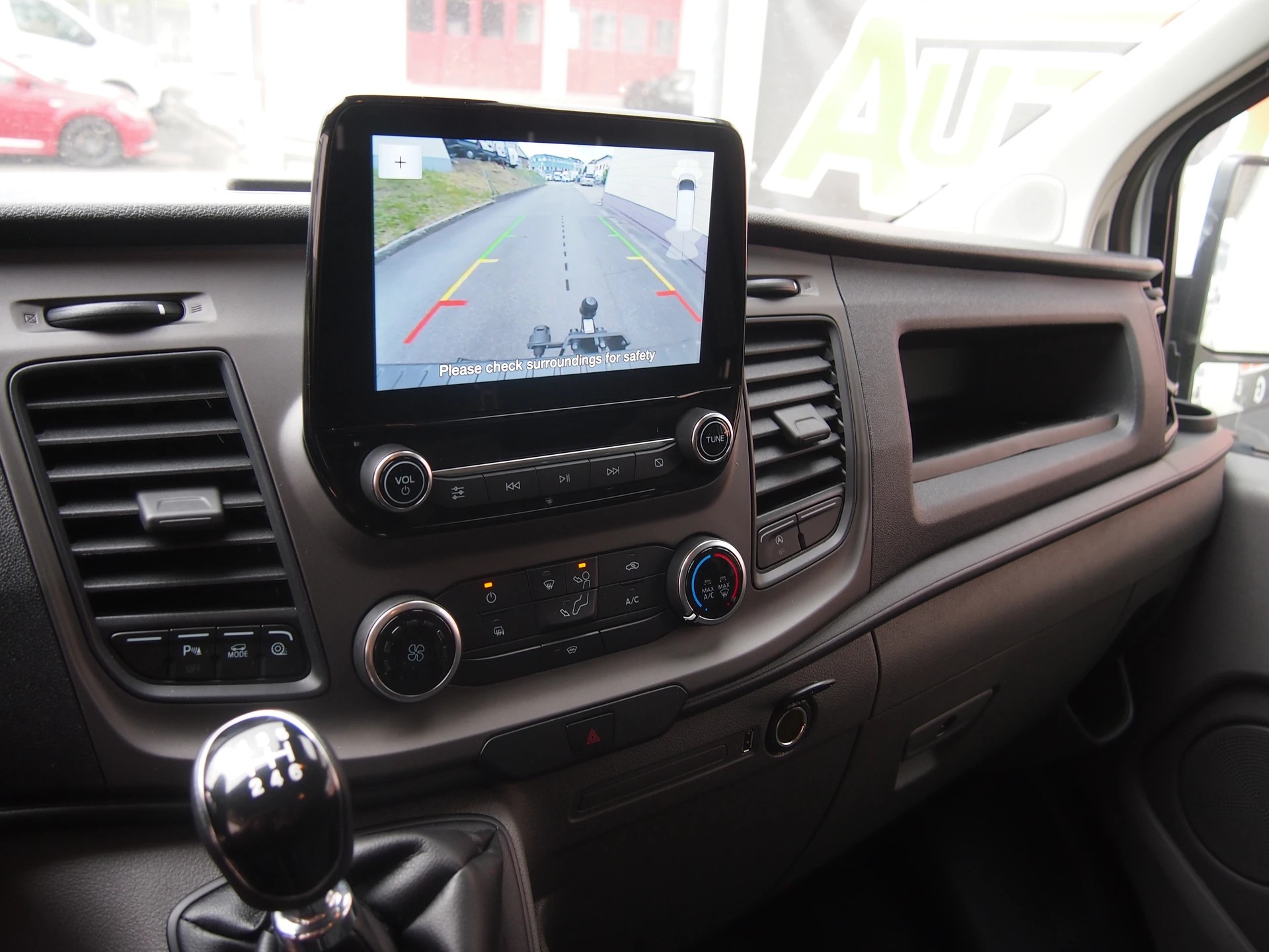 FORD Transit Custom 340 L2H1-image-11