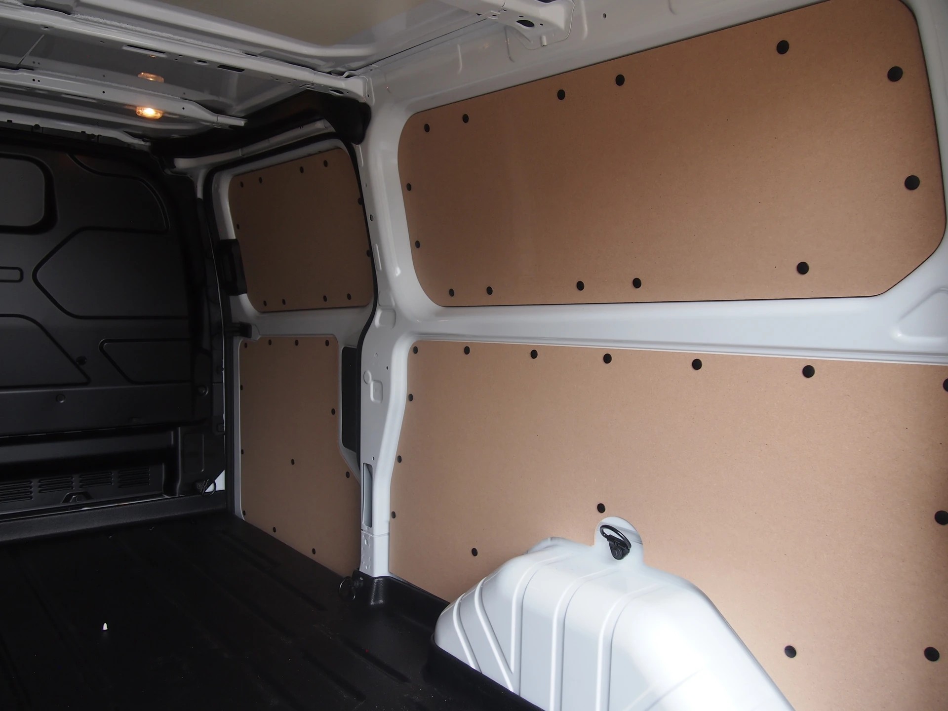 FORD Transit Custom 340 L2H1-image-6
