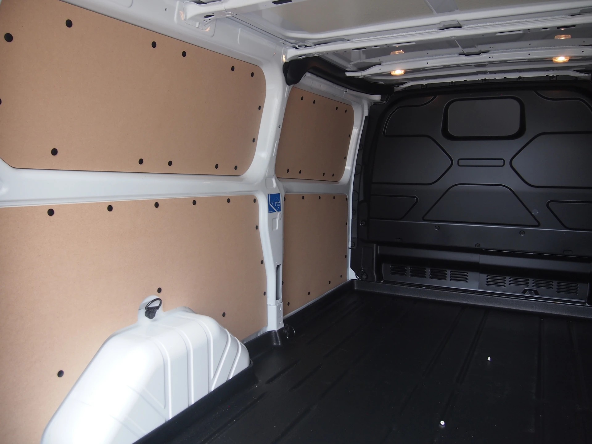 FORD Transit Custom 340 L2H1-image-7