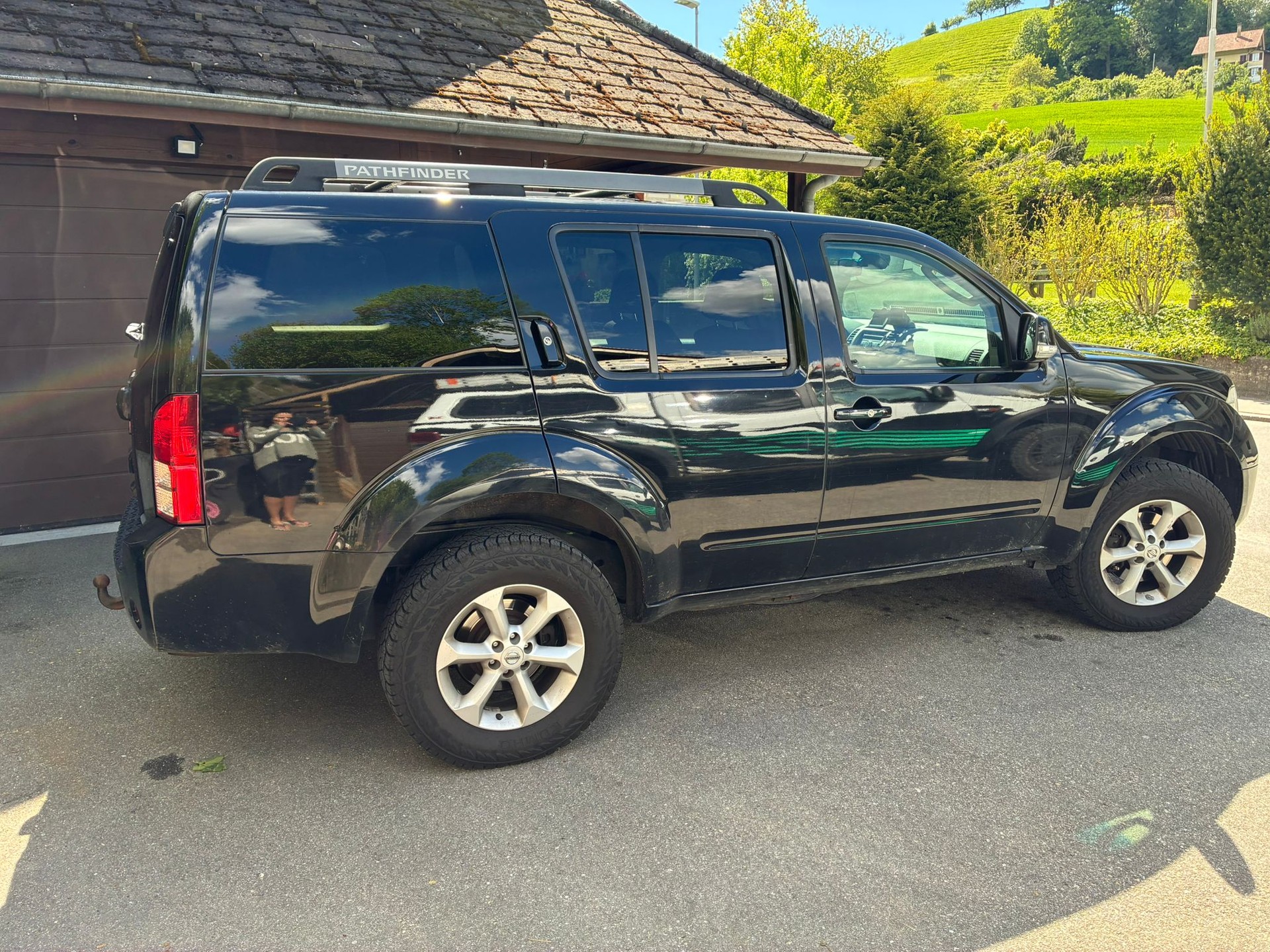 NISSAN Pathfinder 2.5 dCi LE-image-2