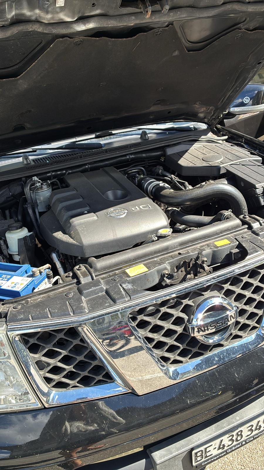 NISSAN Pathfinder 2.5 dCi LE-image-10