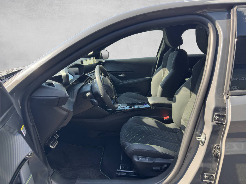 PEUGEOT 208 1.2 Hybrid 145 GT-image-7
