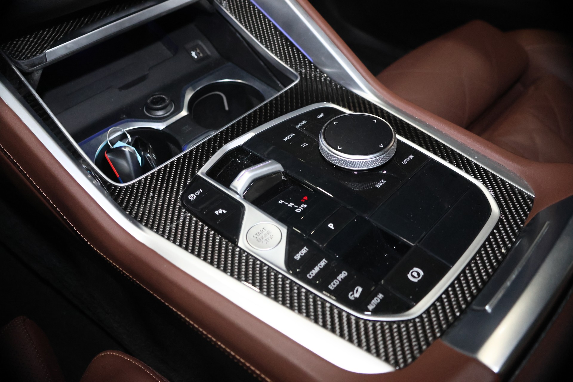 BMW X6 40i xDrive M-SPORT CH FAHRZEUG AUS 1. HAND-image-15
