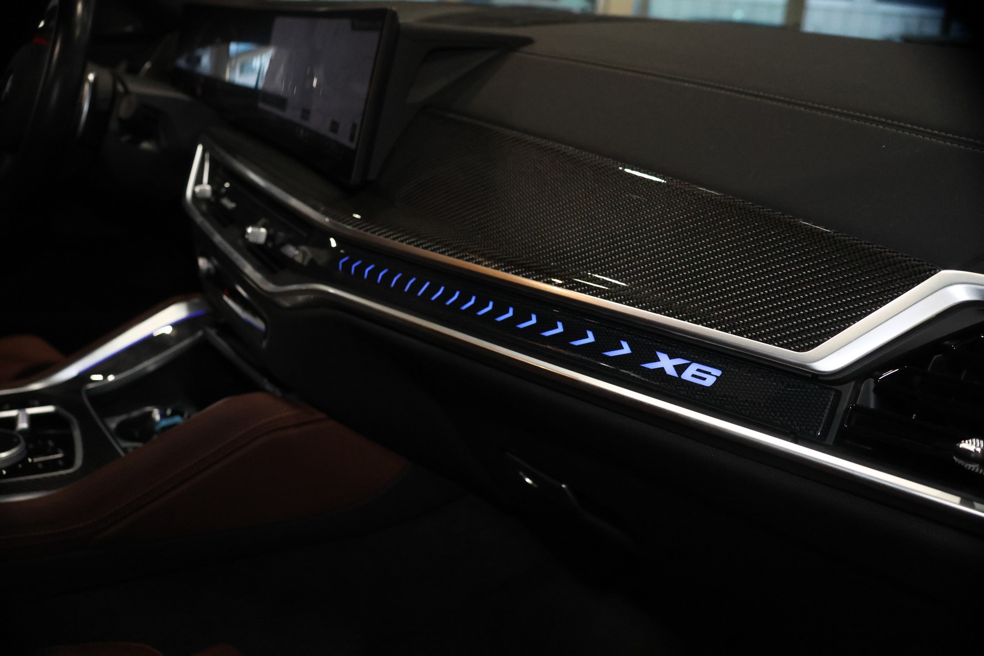BMW X6 40i xDrive M-SPORT CH FAHRZEUG AUS 1. HAND-image-14