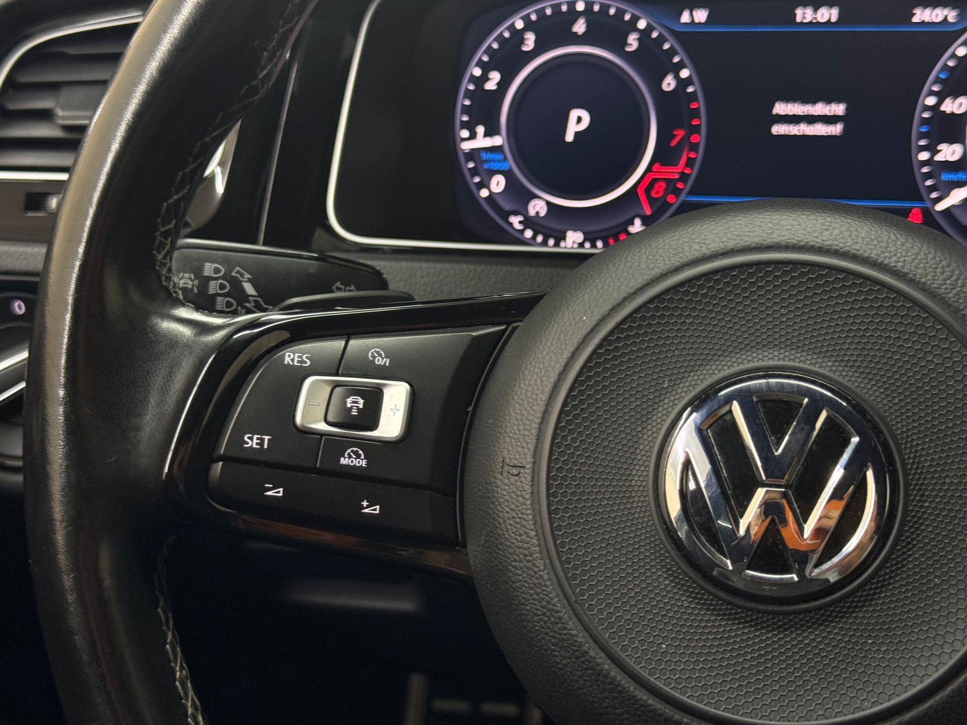VW Golf 2.0 TSI R 4Motion DSG-image-11