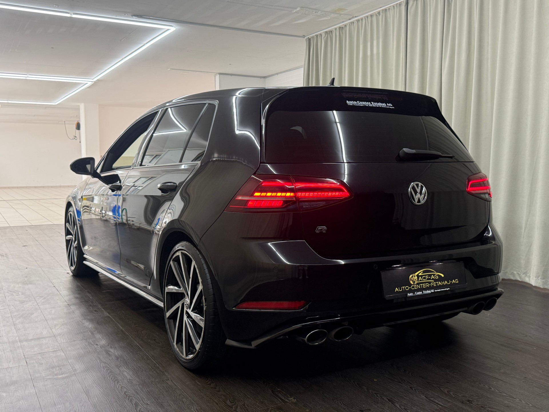 VW Golf 2.0 TSI R 4Motion DSG-image-5