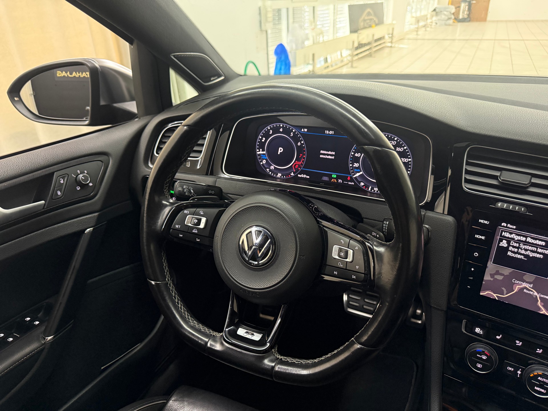 VW Golf 2.0 TSI R 4Motion DSG-image-10