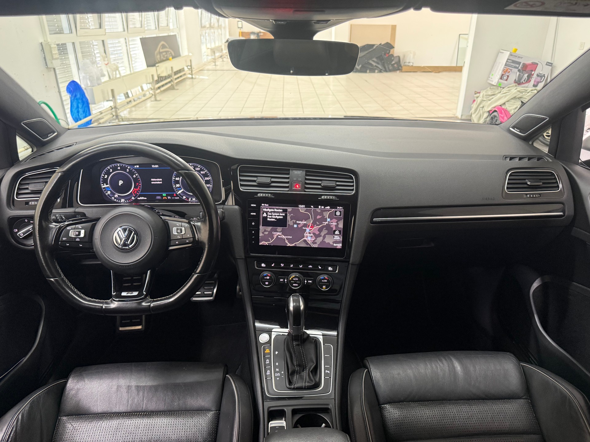 VW Golf 2.0 TSI R 4Motion DSG-image-9