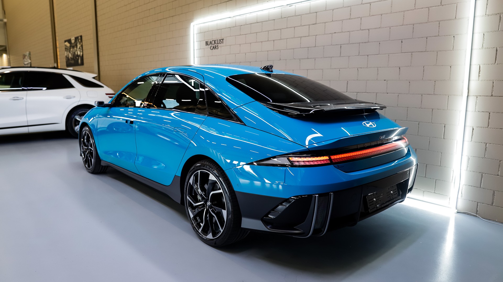 HYUNDAI Ioniq 6 77kWh Vertex 4WD-image-5