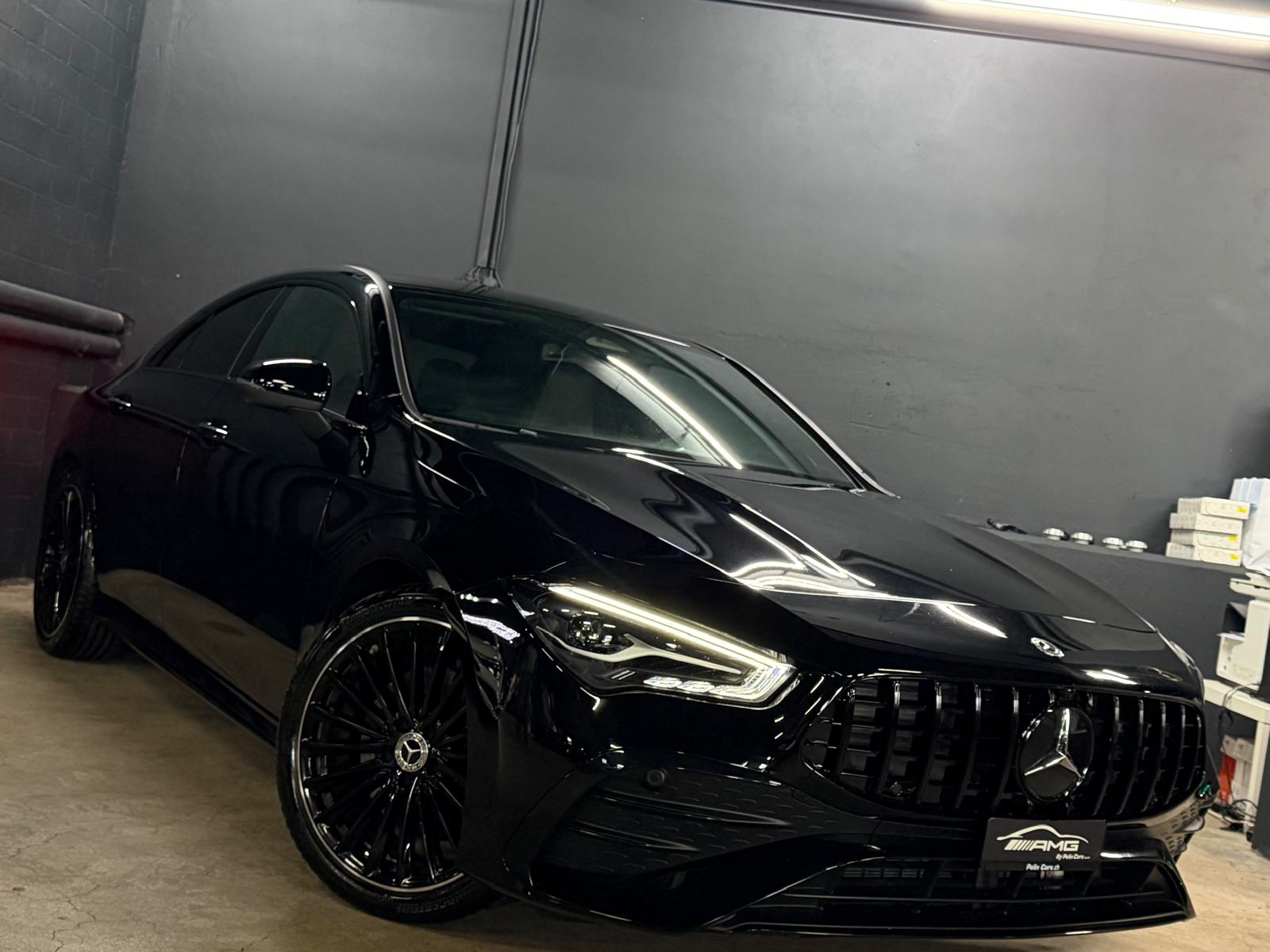 MERCEDES-BENZ CLA 200 AMG (CLA45 AMG Optik) 8G-DCT Limited All Black Performance-showroom-element-1
