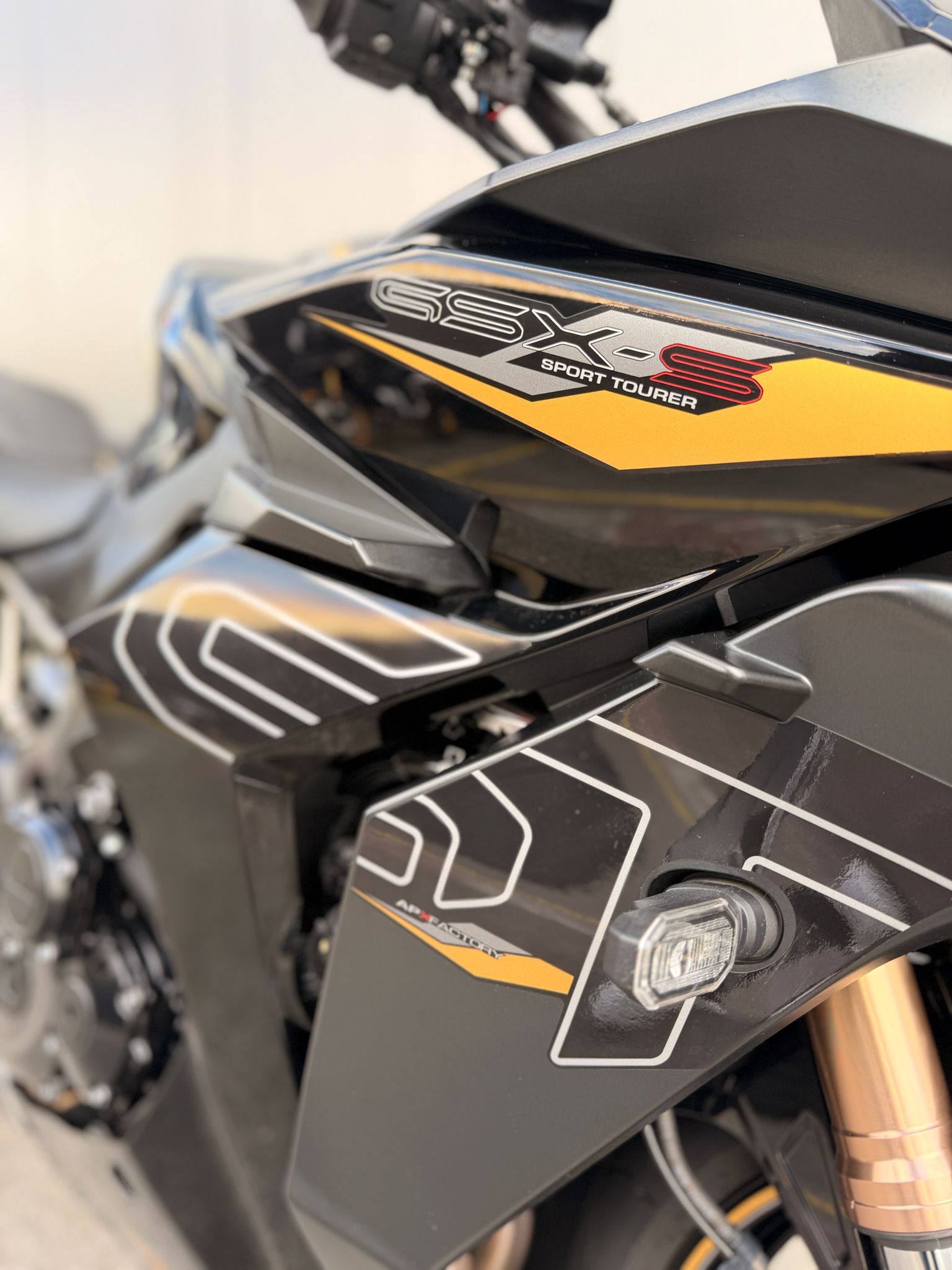 SUZUKI GSX-S1000GT-image-7