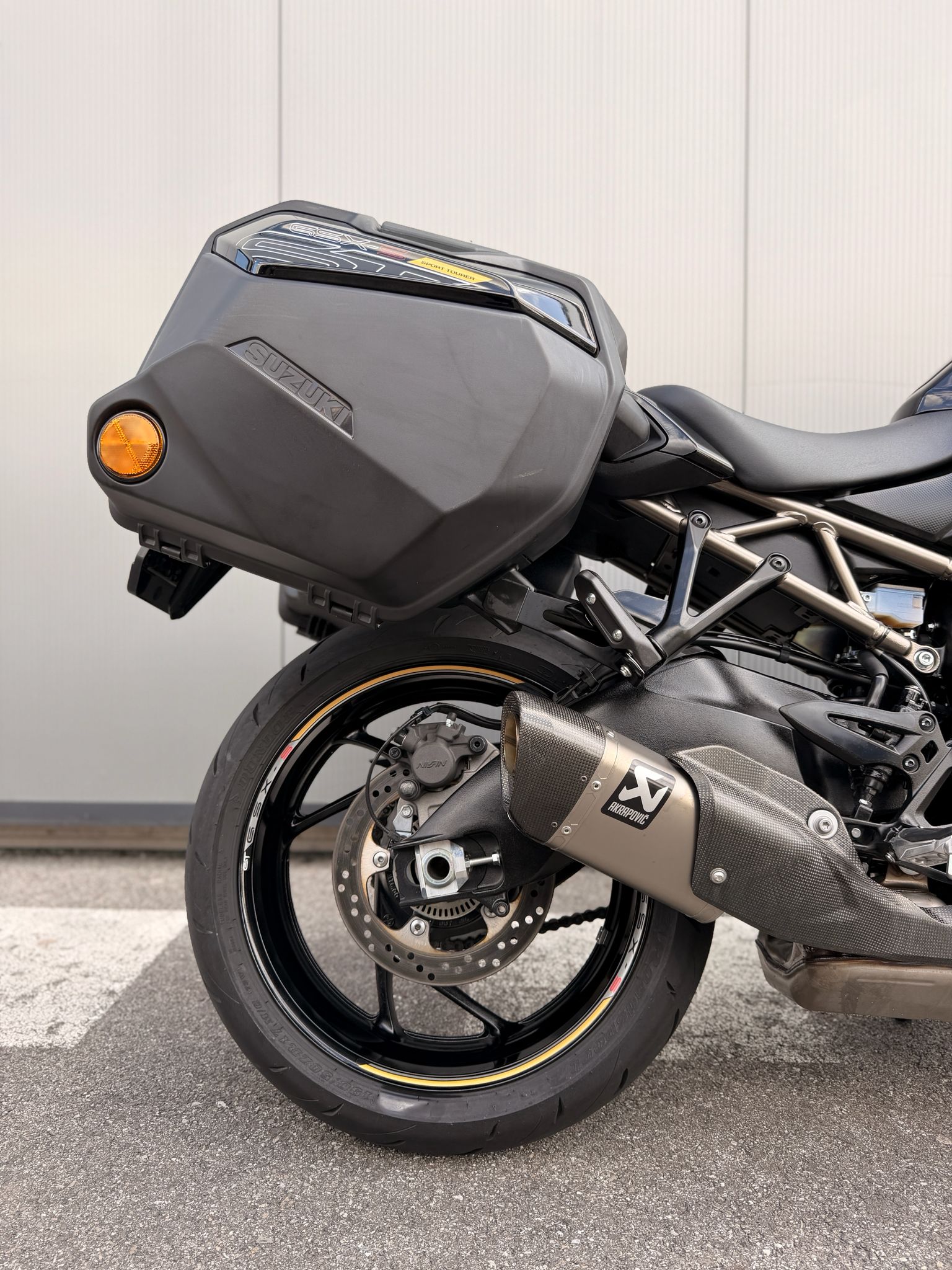 SUZUKI GSX-S1000GT-image-2