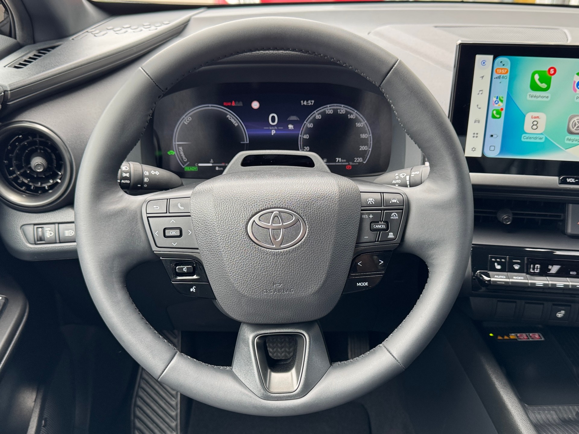 TOYOTA C-HR 1.8 HSD CVT Swiss Edition-image-12