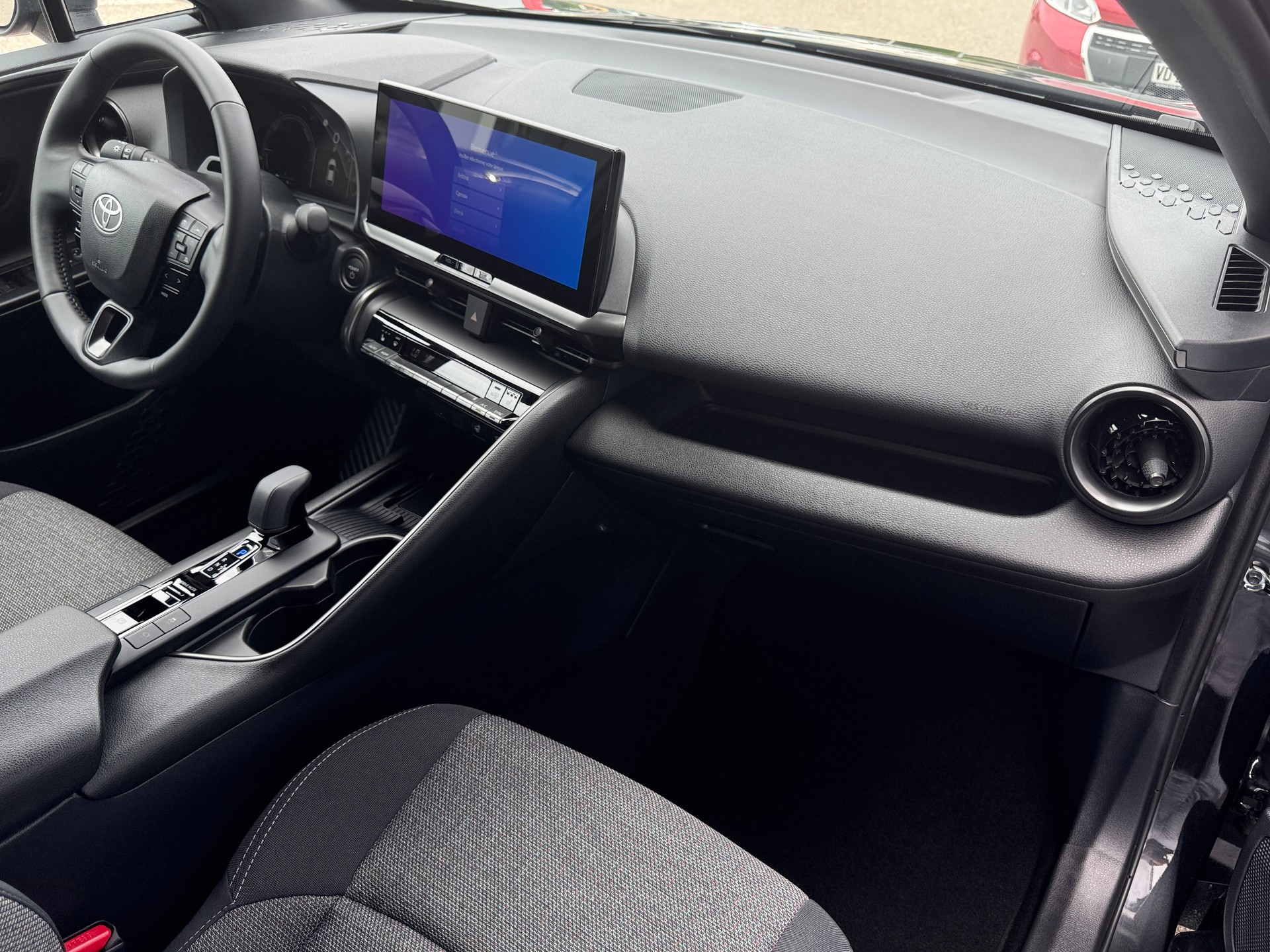 TOYOTA C-HR 1.8 HSD CVT Swiss Edition-image-8