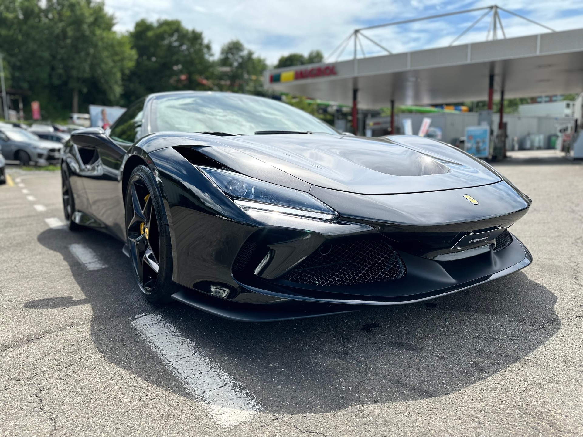 FERRARI F8 Tributo ° Nero Daytona Black + Giallo Modena °-showroom-element-1