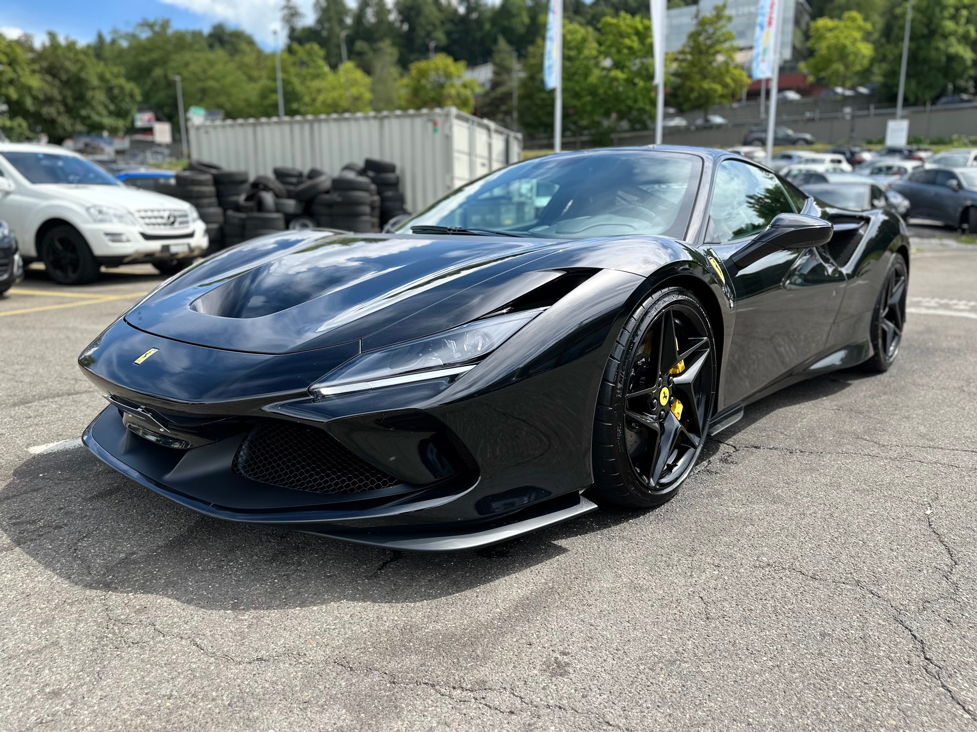 FERRARI F8 Tributo ° Nero Daytona Black + Giallo Modena °-image-5