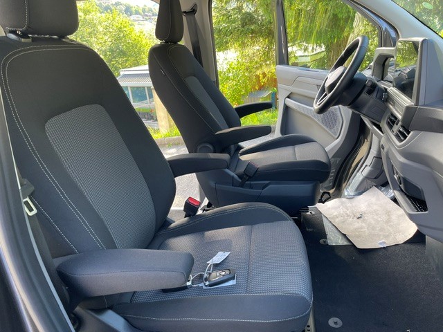 VW Caravelle 2.0 TDI LWB Aut 8-image-16