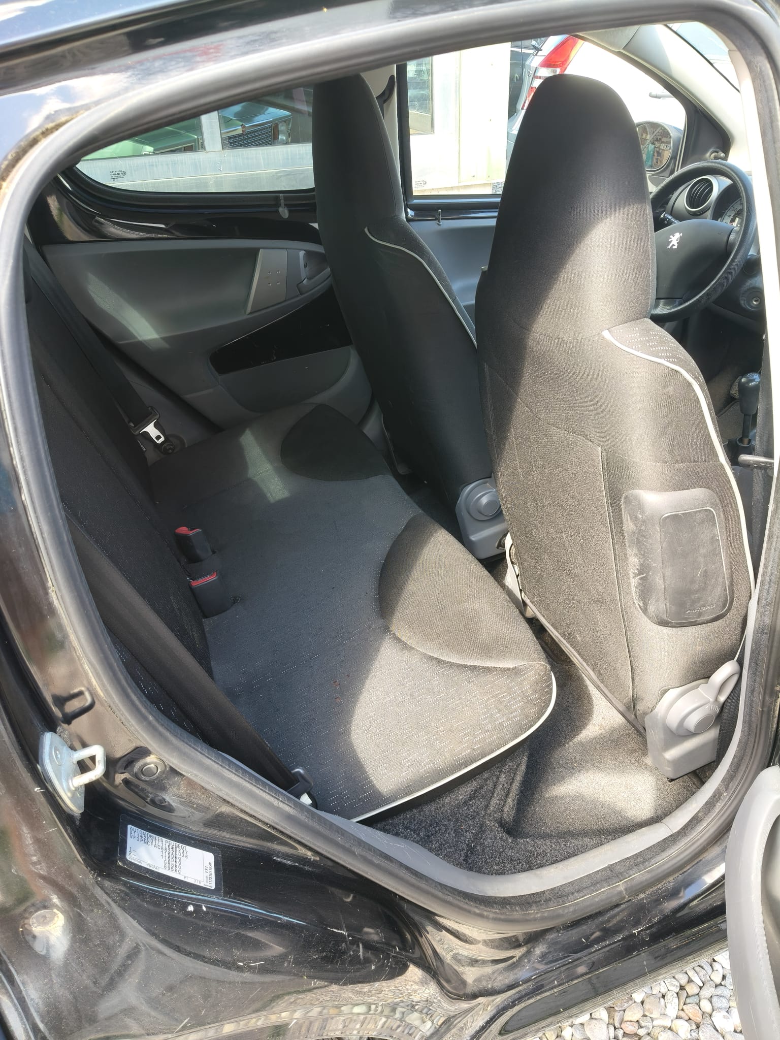 PEUGEOT 107 1.0 Trendy-image-10