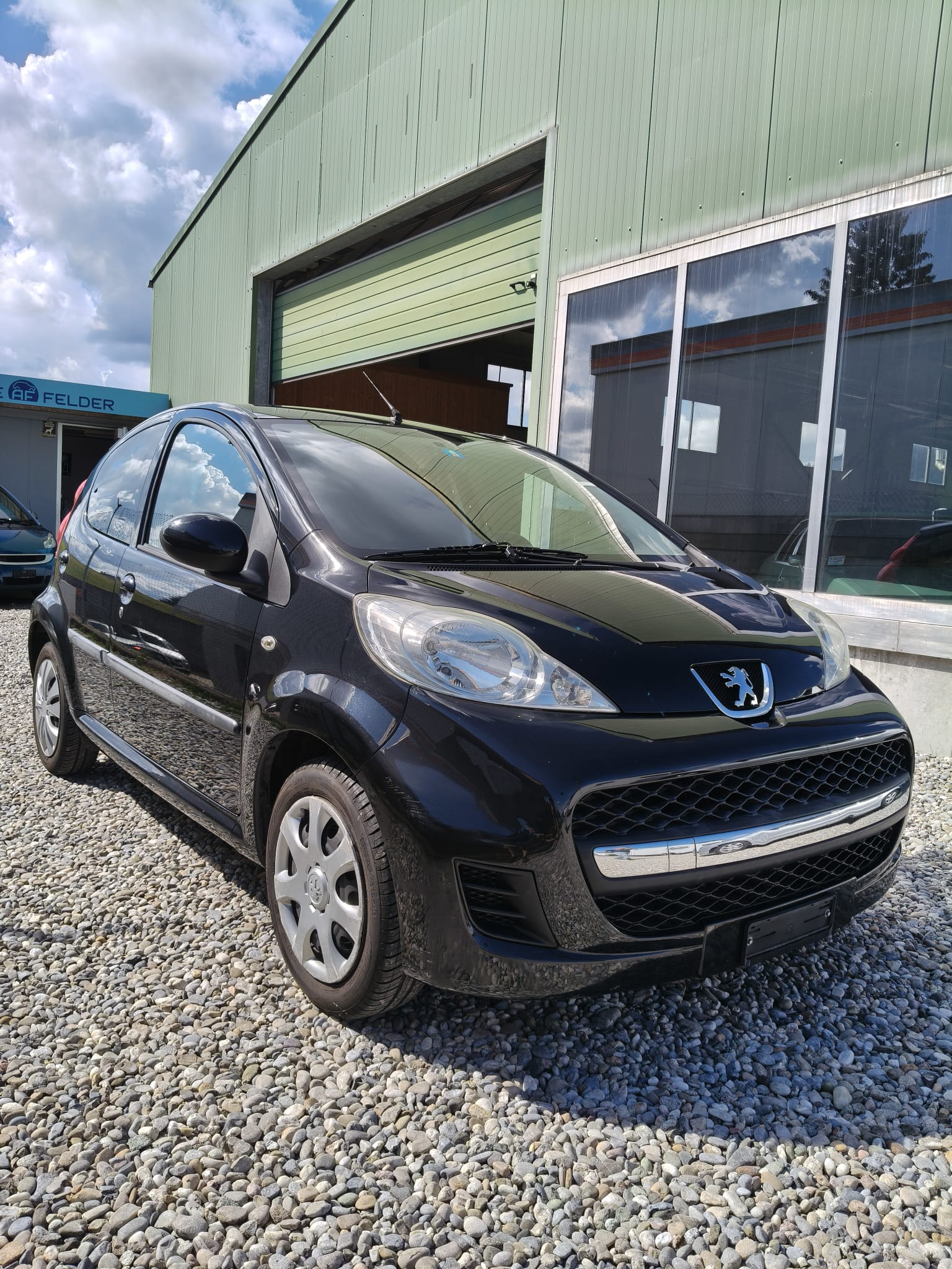PEUGEOT 107 1.0 Trendy-image-2