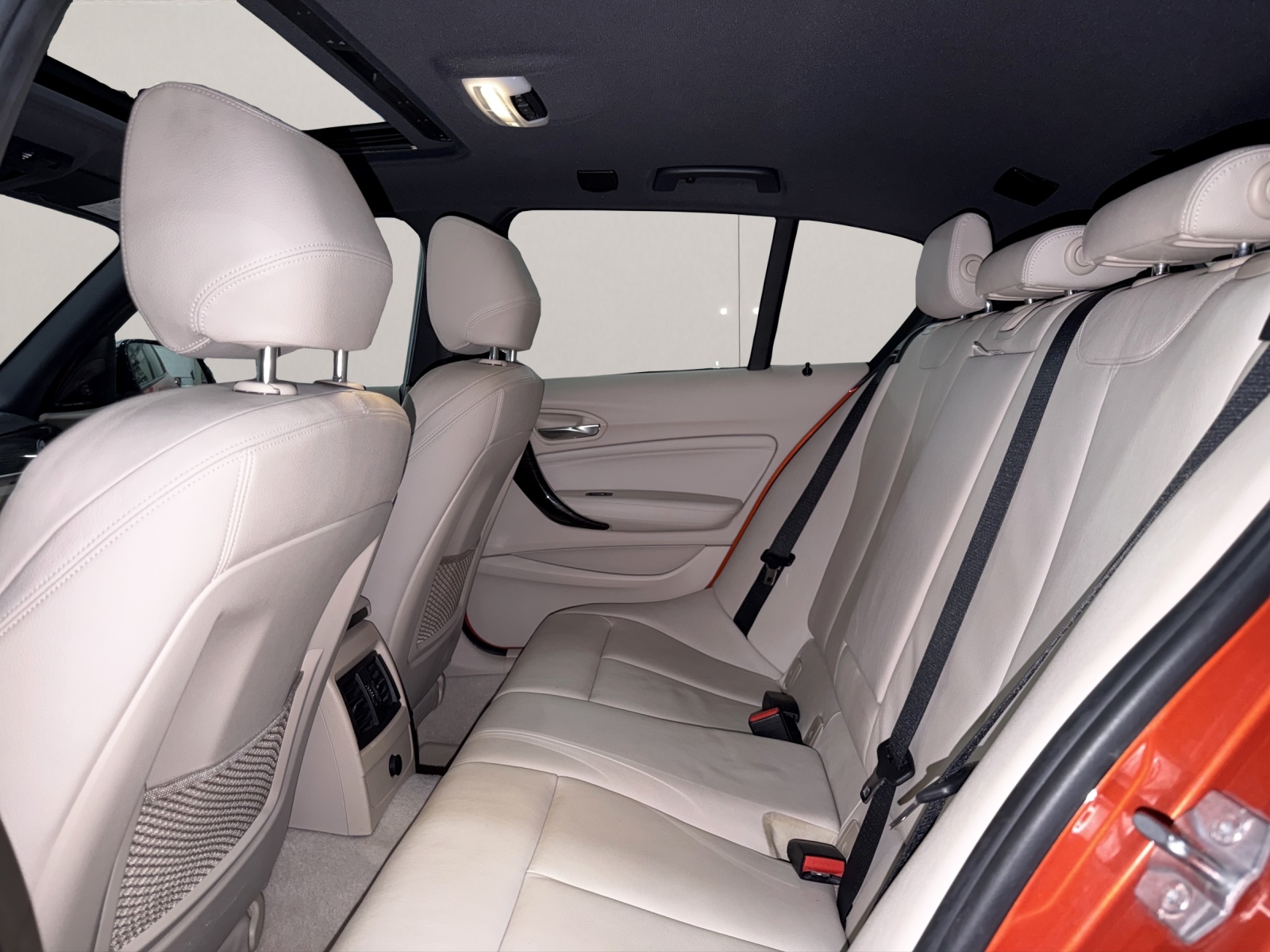 BMW M135i xDrive Steptronic-image-12