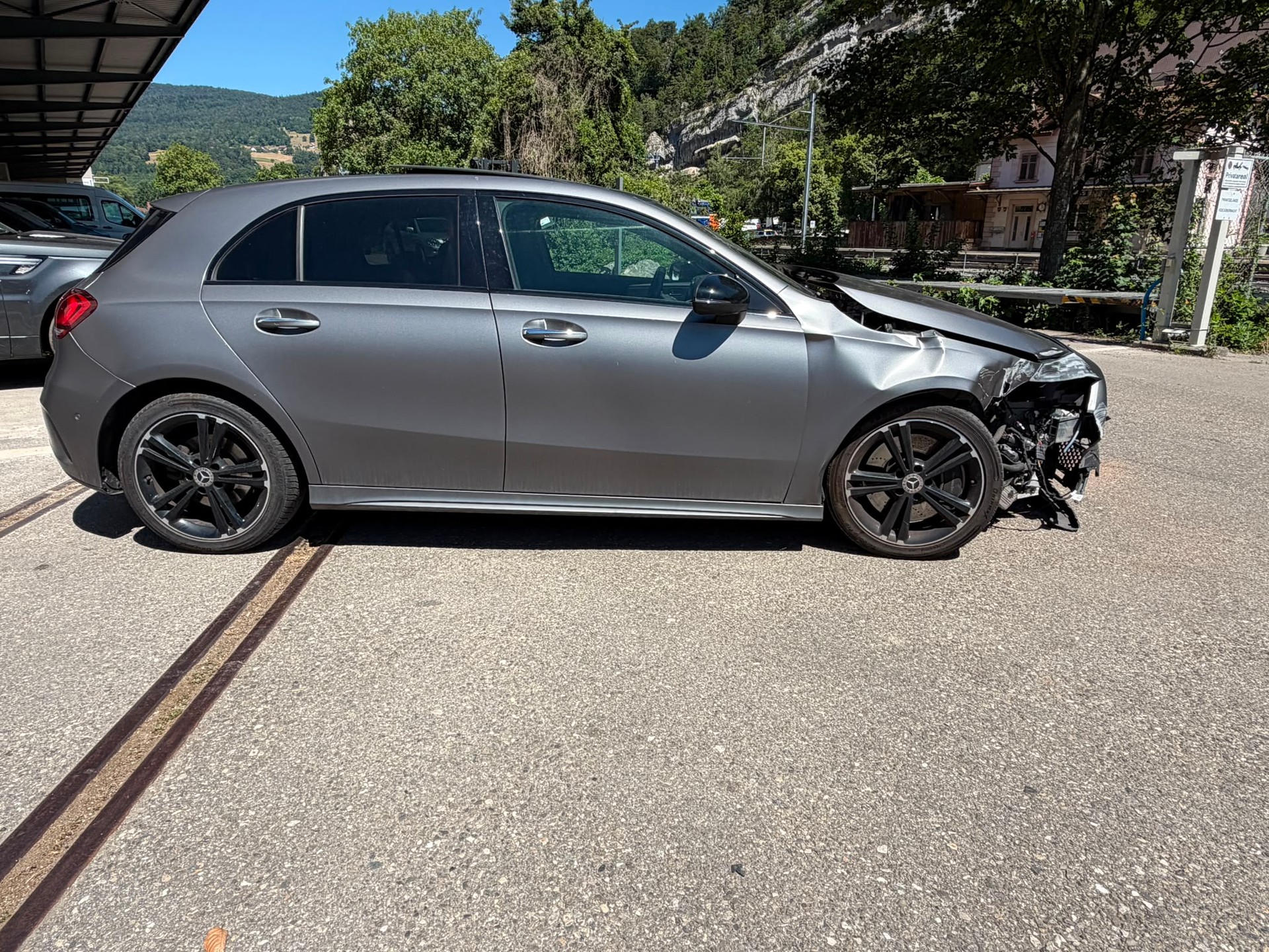 MERCEDES-BENZ A 250 AMG Line 7G-DCT-showroom-element-2