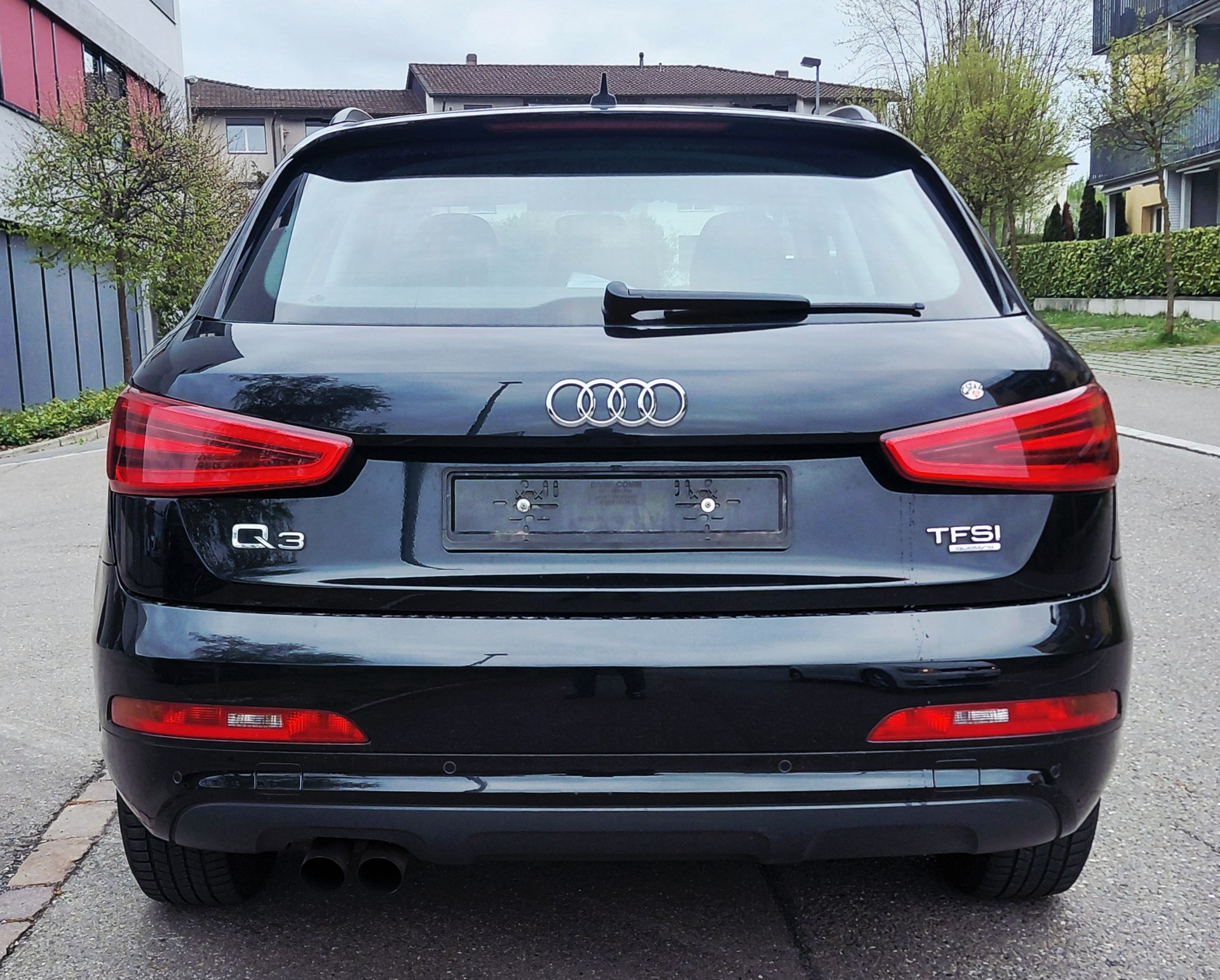 AUDI Q3 2.0 TFSI quattro S-tronic-image-5